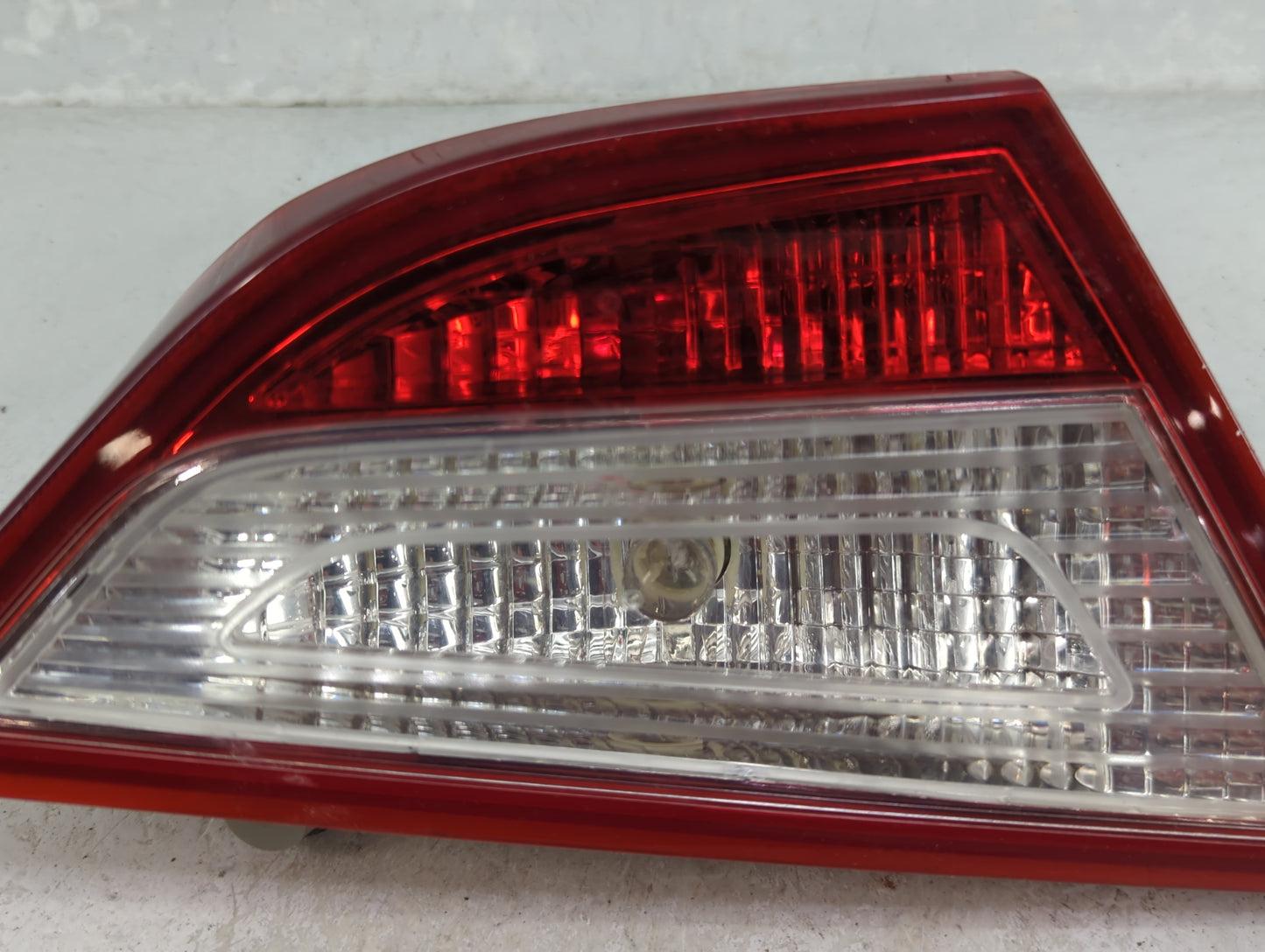 2011-2014 Hyundai Sonata Driver Left Side Deck Lid Mounted Tail Light 1156420 - Oemusedautoparts1.com