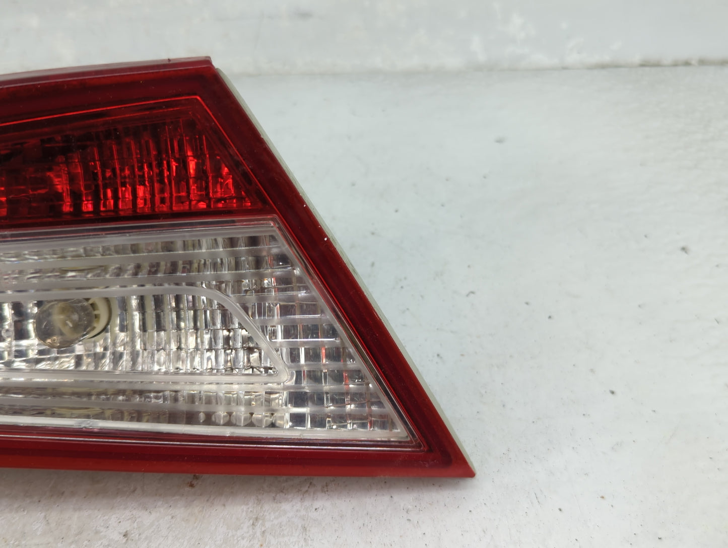 2011-2014 Hyundai Sonata Driver Left Side Deck Lid Mounted Tail Light 1156420 - Oemusedautoparts1.com