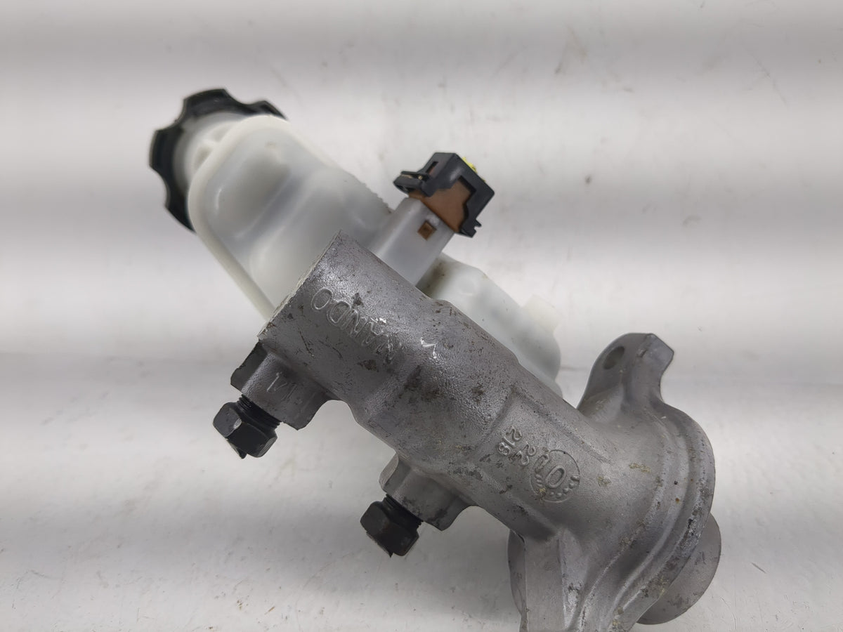 2011-2014 Hyundai Sonata Brake Master Cylinder 1220640 - Oemusedautoparts1.com