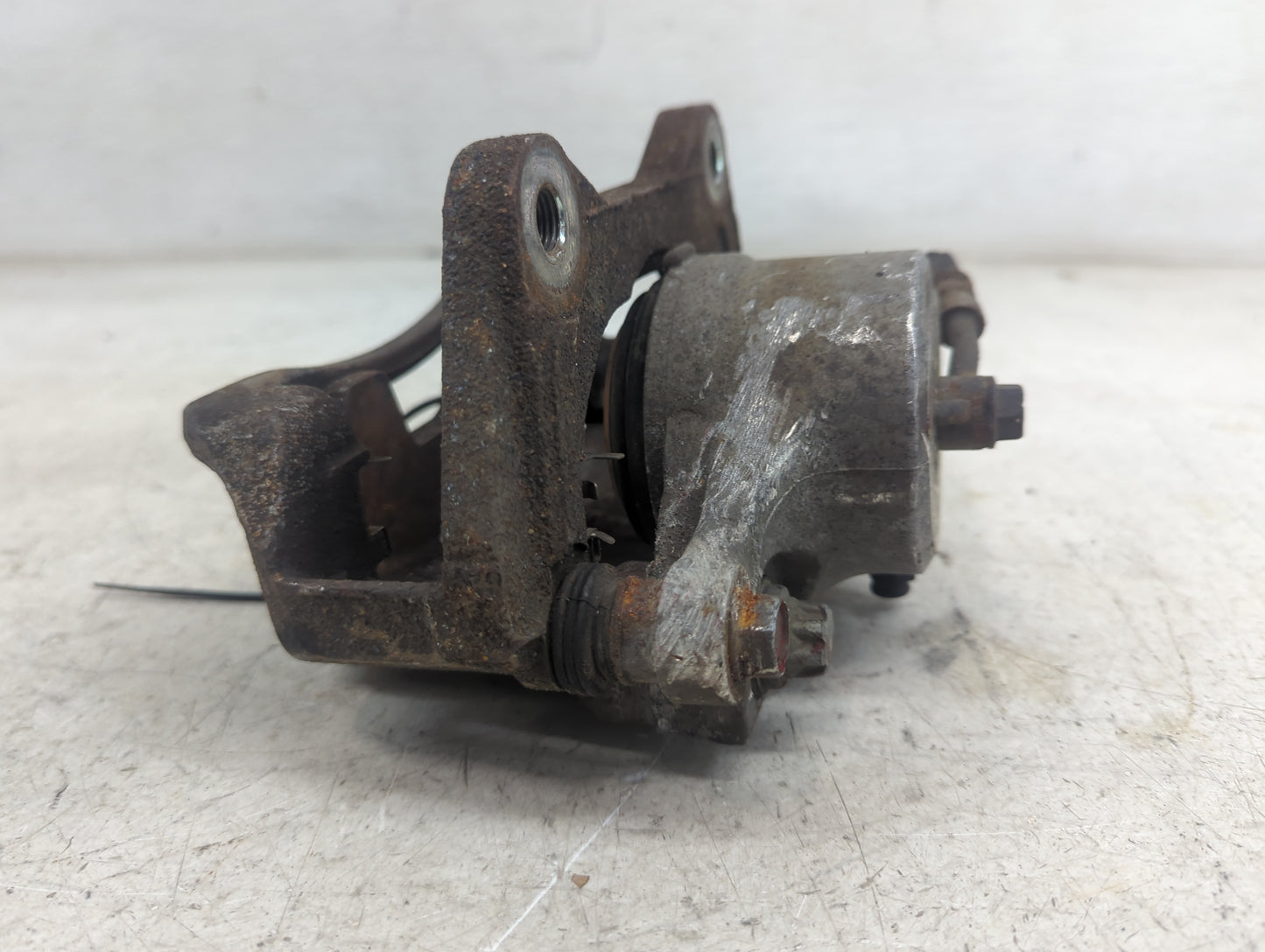 2008-2015 Hyundai Sonata Driver Front Brake - Oem 1225043 - Oemusedautoparts1.com