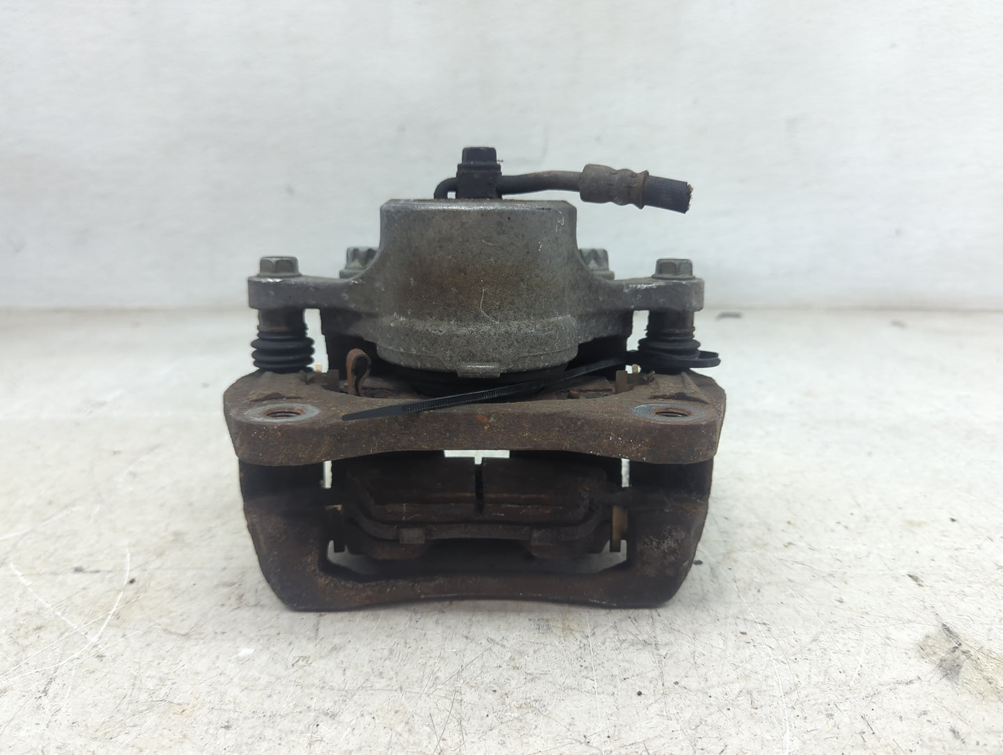 2008-2015 Hyundai Sonata Driver Front Brake - Oem 1225044 - Oemusedautoparts1.com