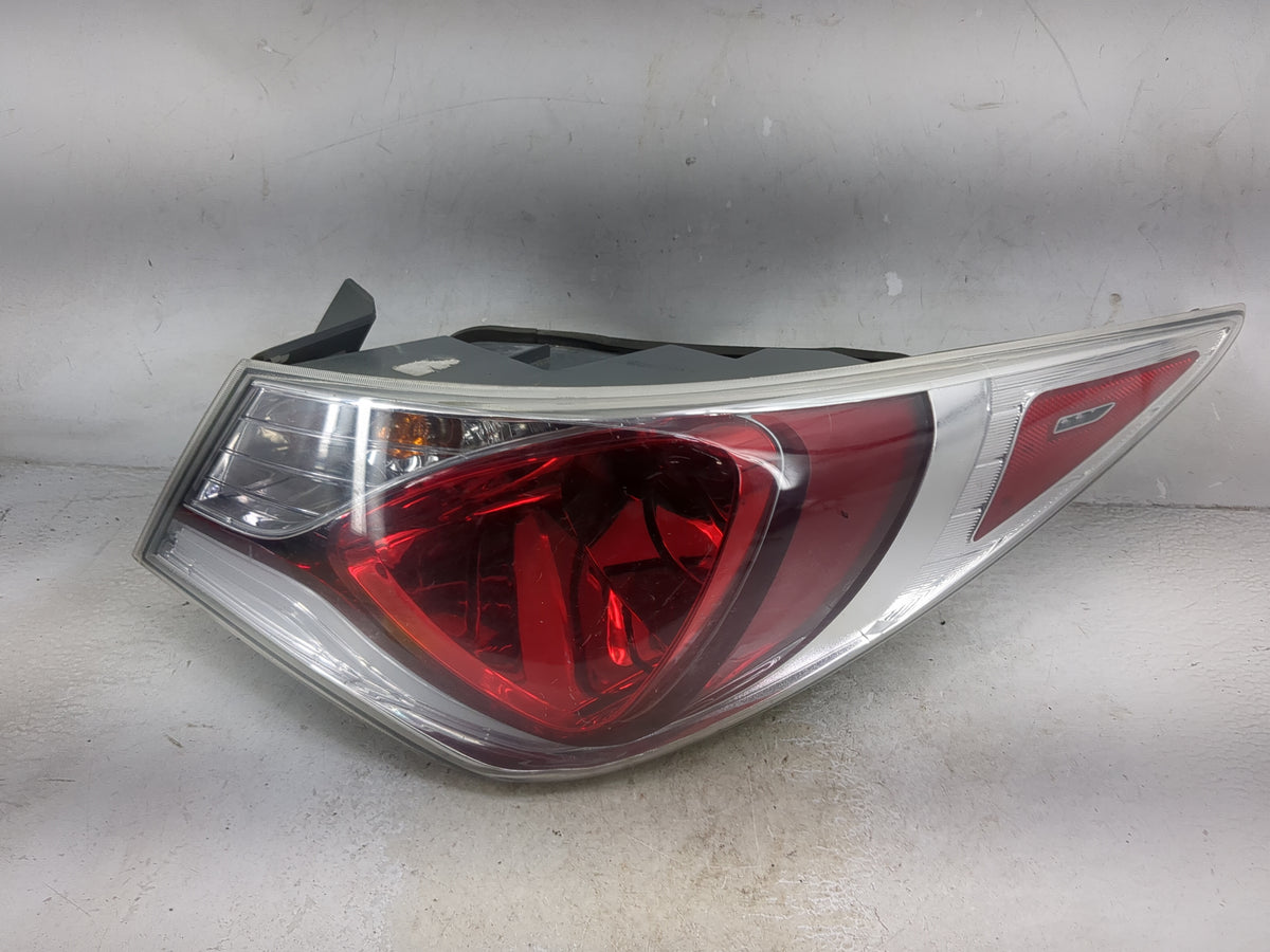 2011-2015 Hyundai Sonata Tail Light Assembly Passenger Right OEM Fits Fits 2011 2012 2013 2014 2015 OEM Used Auto Parts - Oe