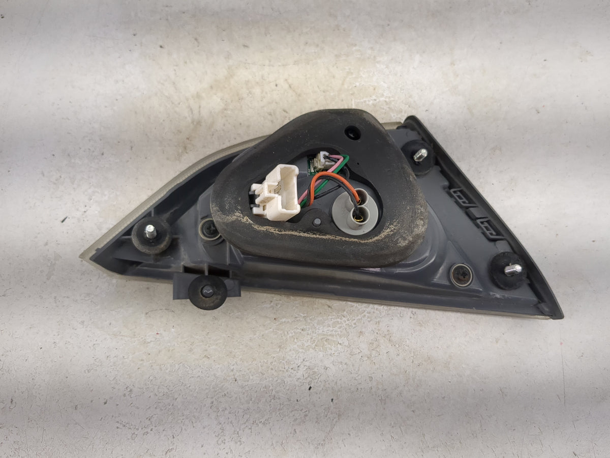 2011 Hyundai Sonata Passenger Right Side Deck Lid Mounted Tail Light 5035858 - Oemusedautoparts1.com