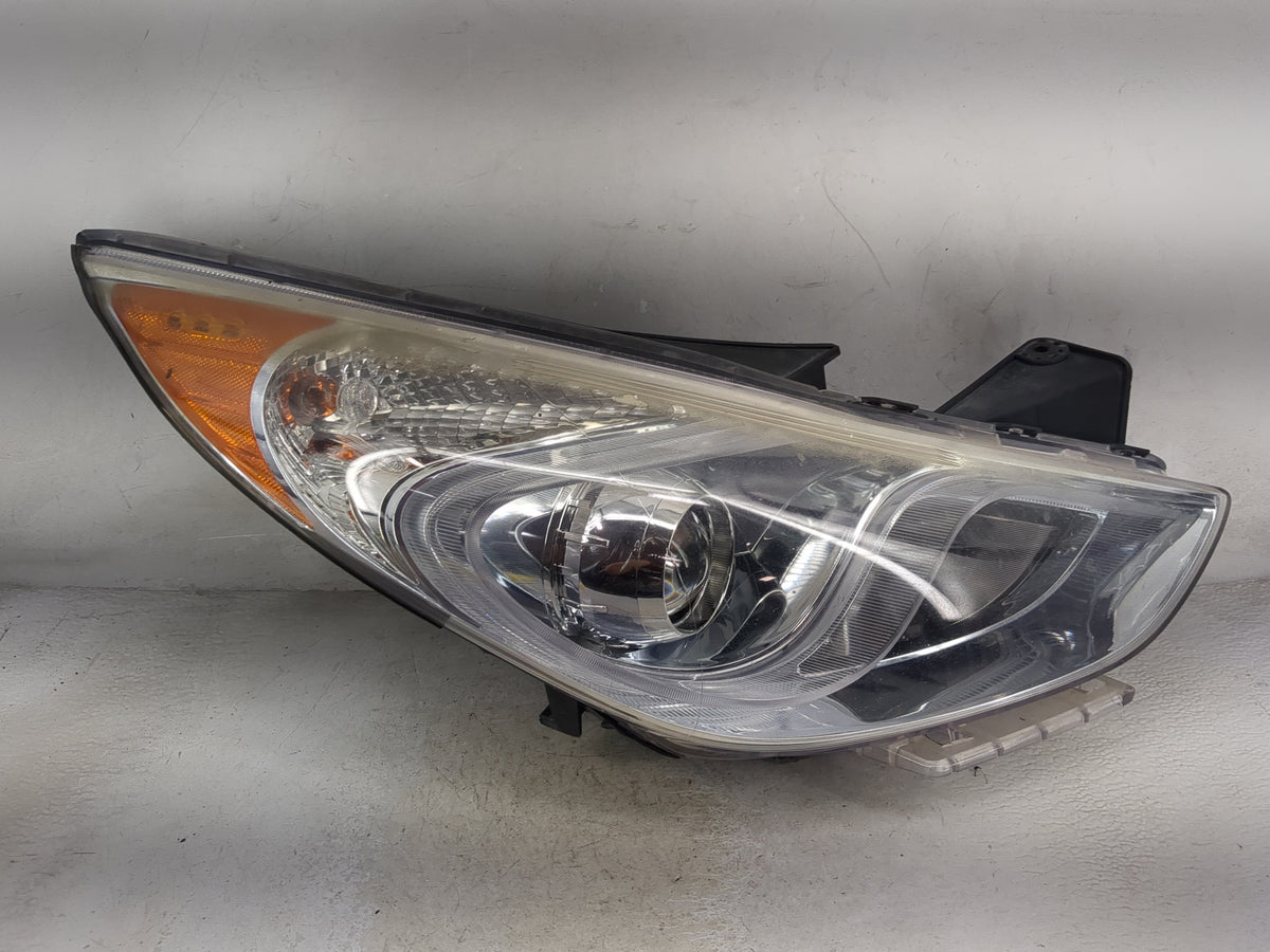 2011-2015 Hyundai Sonata Passenger Right Oem Head Light Headlight Lamp 5035892 - Oemusedautoparts1.com