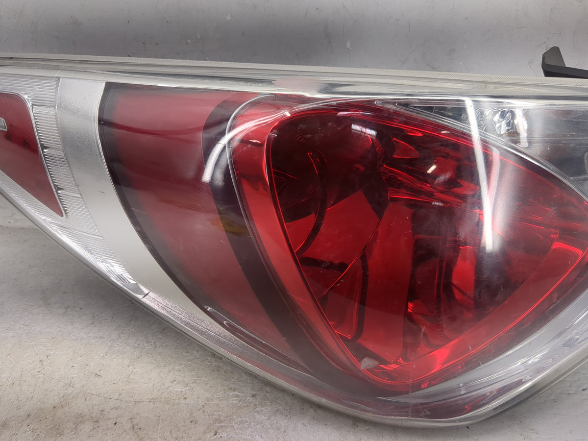 2011-2015 Hyundai Sonata Tail Light Assembly Driver Left OEM Fits Fits 2011 2012 2013 2014 2015 OEM Used Auto Parts - Oemuse