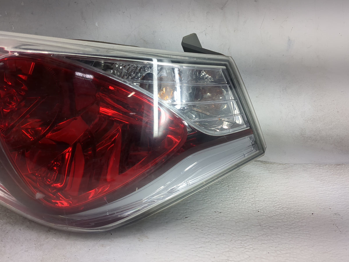 2011-2015 Hyundai Sonata Tail Light Assembly Driver Left OEM Fits Fits 2011 2012 2013 2014 2015 OEM Used Auto Parts - Oemuse
