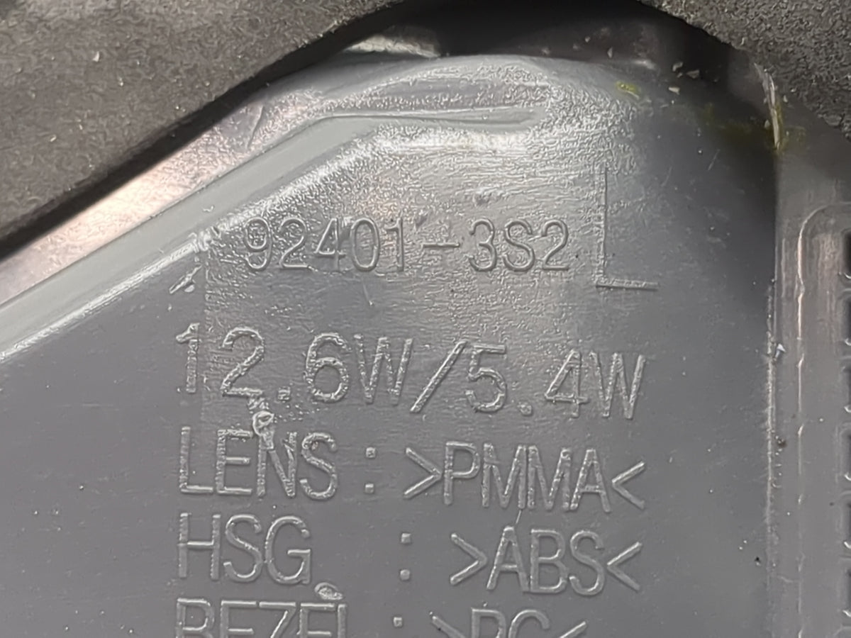 2011-2015 Hyundai Sonata Tail Light Assembly Driver Left OEM Fits Fits 2011 2012 2013 2014 2015 OEM Used Auto Parts - Oemuse