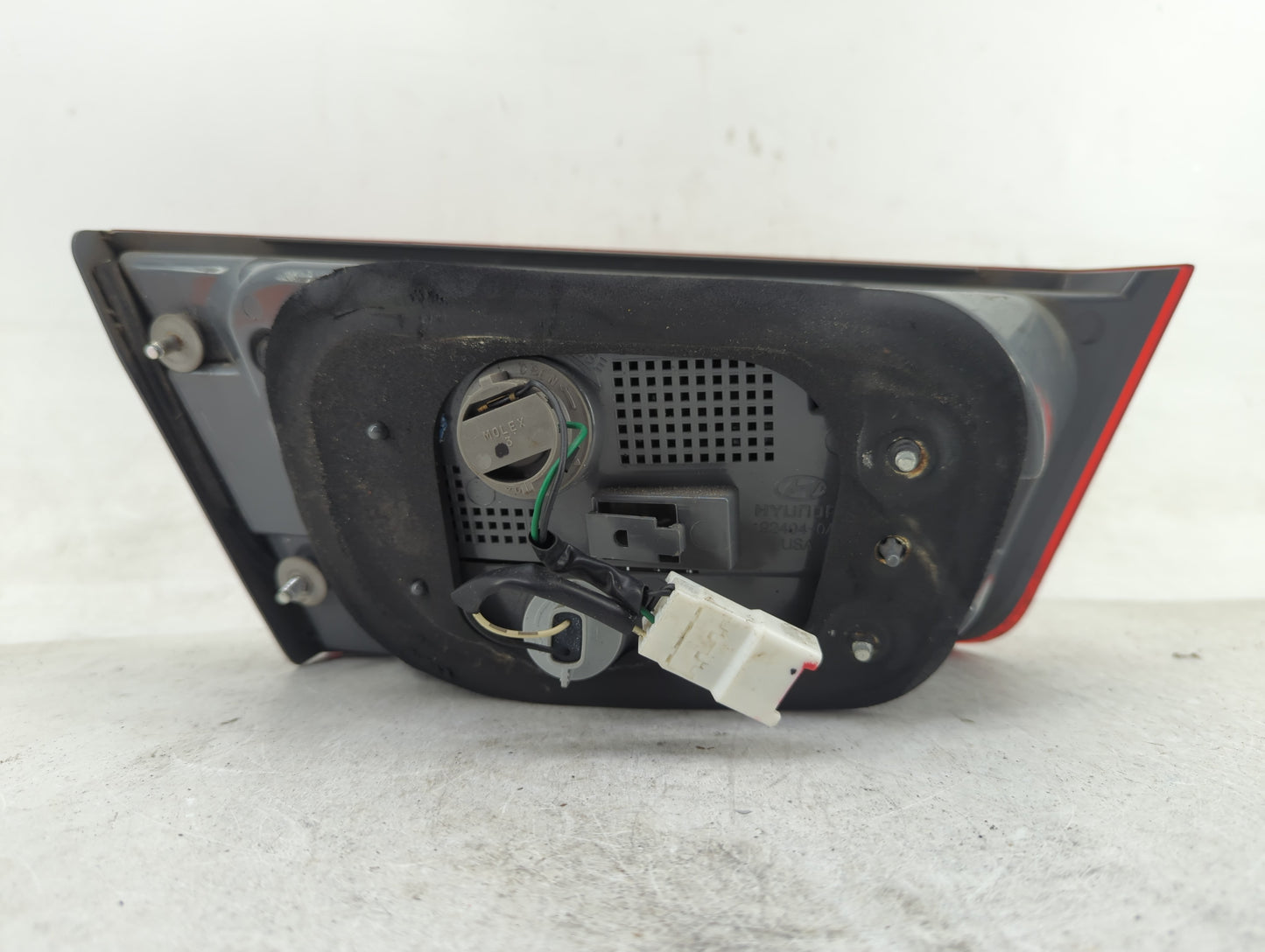 2009-2010 Hyundai Sonata Passenger Right Side Deck Lid Mounted Tail Light - Oemusedautoparts1.com