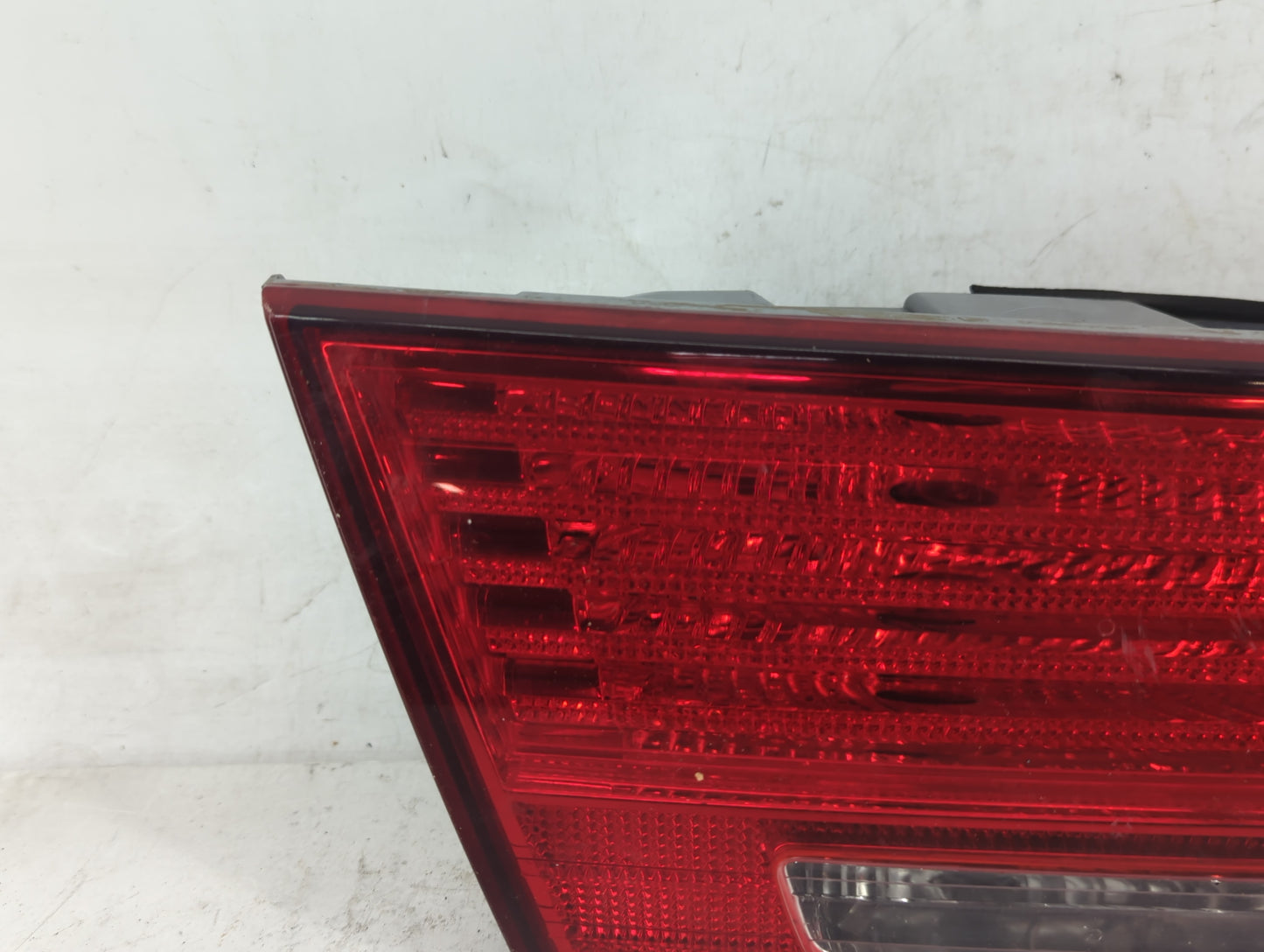 2009-2010 Hyundai Sonata Driver Left Side Deck Lid Mounted Tail Light - Oemusedautoparts1.com