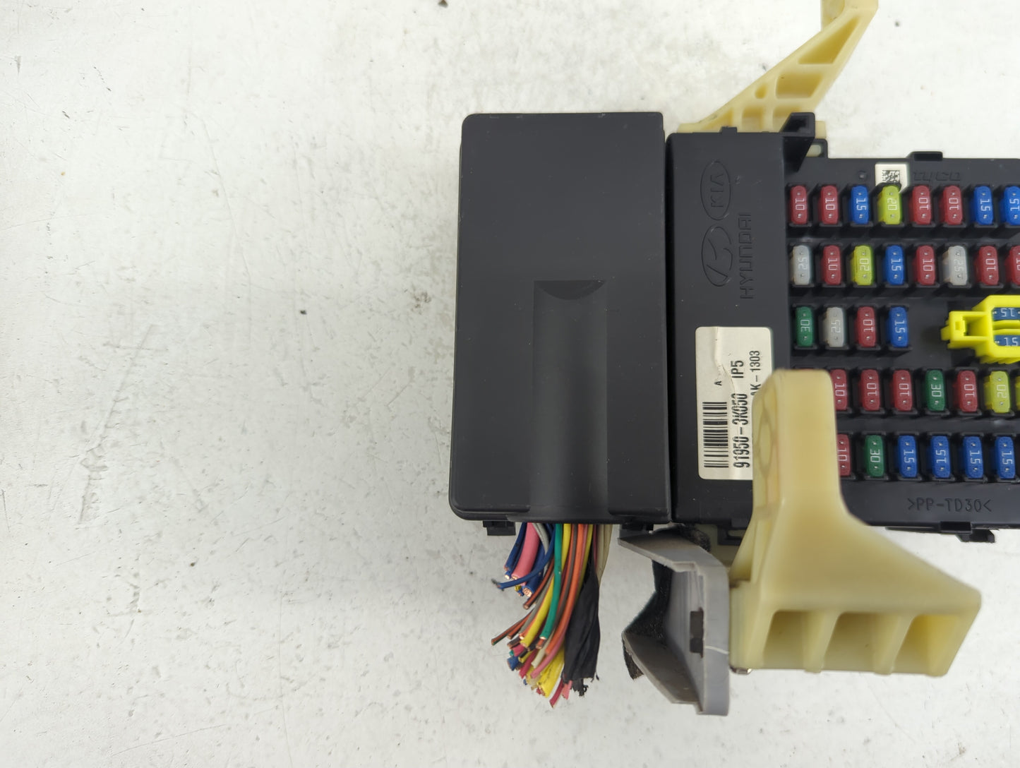 2009-2010 Hyundai Sonata Body Control Module Bcm Inner Cabin Fuse Box - Oemusedautoparts1.com
