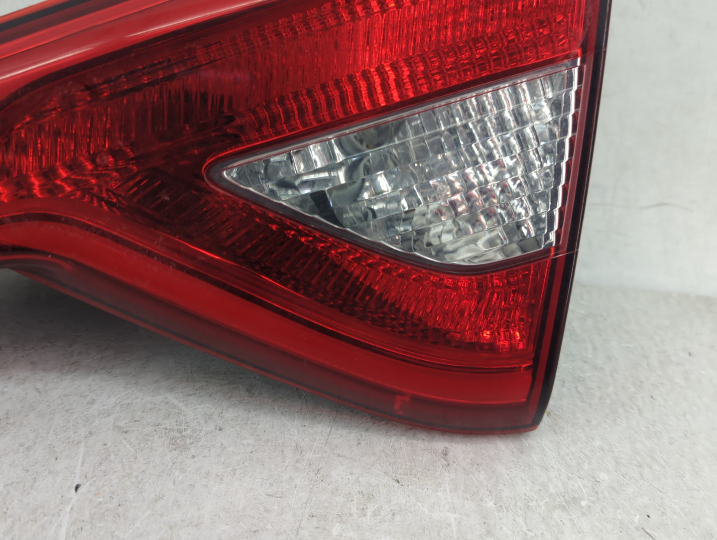 2015-2017 Hyundai Sonata Passenger Right Side Deck Lid Mounted Tail Light - Oemusedautoparts1.com