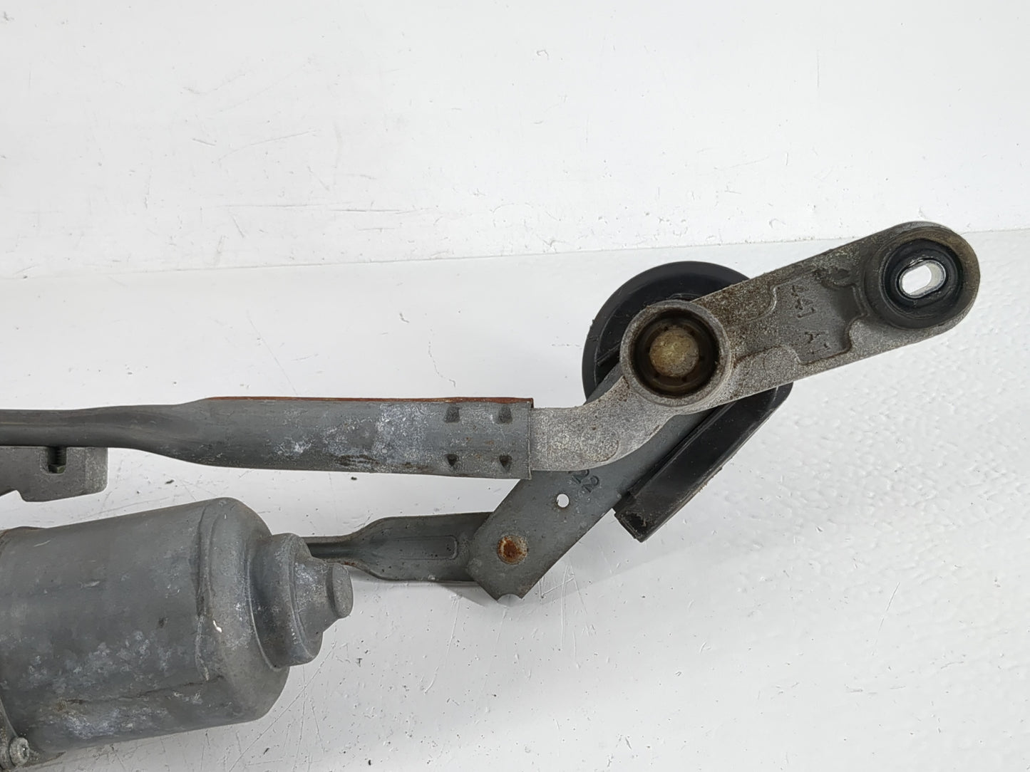 2011-2014 Hyundai Sonata Front Windshield Wiper Motor Fits Fits 2011 2012 2013 2014 2015 OEM Used Auto Parts - Oemusedautopa