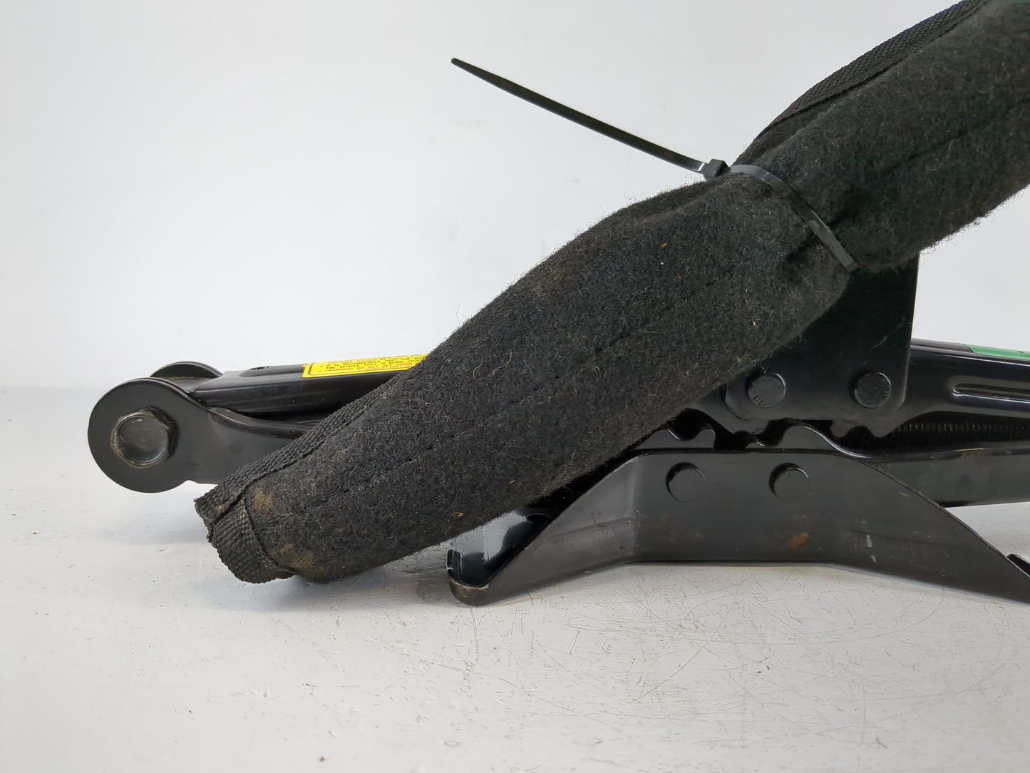 Hyundai Tucson Spare Scissor Car Jack - Oemusedautoparts1.com