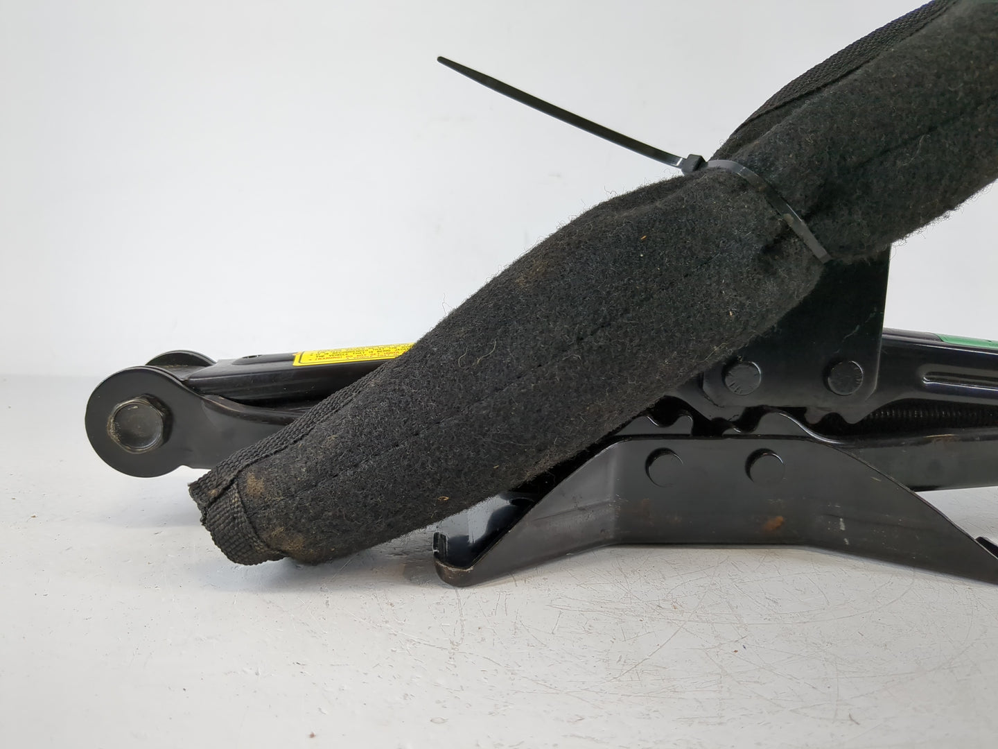 Hyundai Tucson Spare Scissor Car Jack 1120375 - Oemusedautoparts1.com