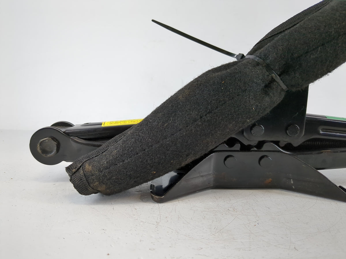 Hyundai Tucson Spare Scissor Car Jack 1120375 - Oemusedautoparts1.com