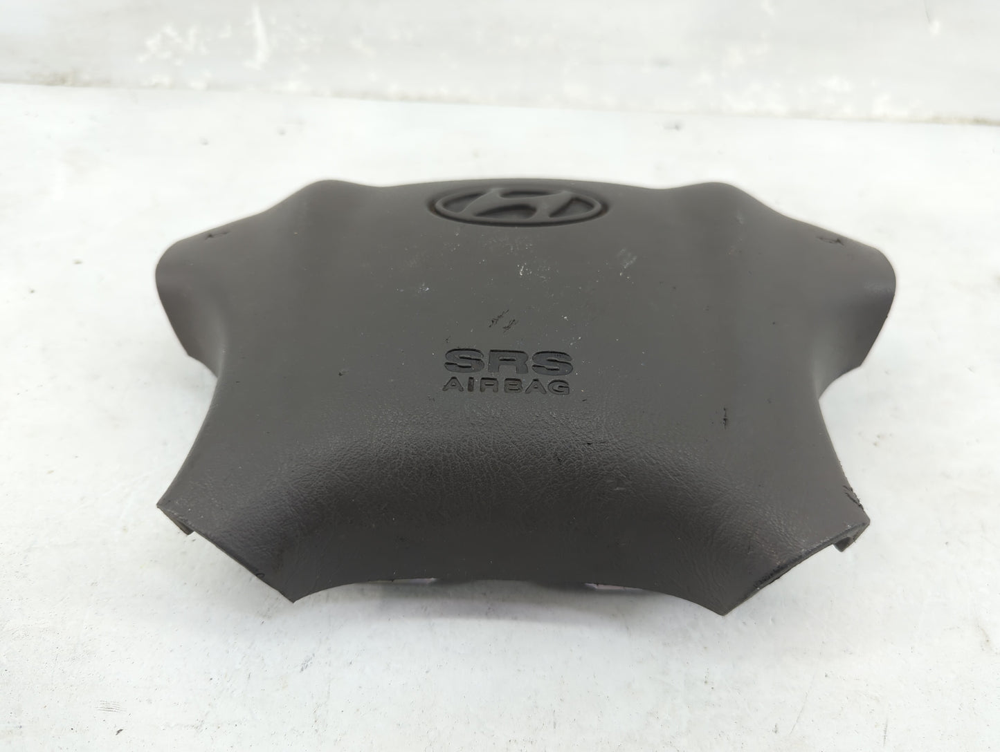 2005-2007 Hyundai Tucson Air Bag Driver Left Steering Wheel Mounted - Oemusedautoparts1.com
