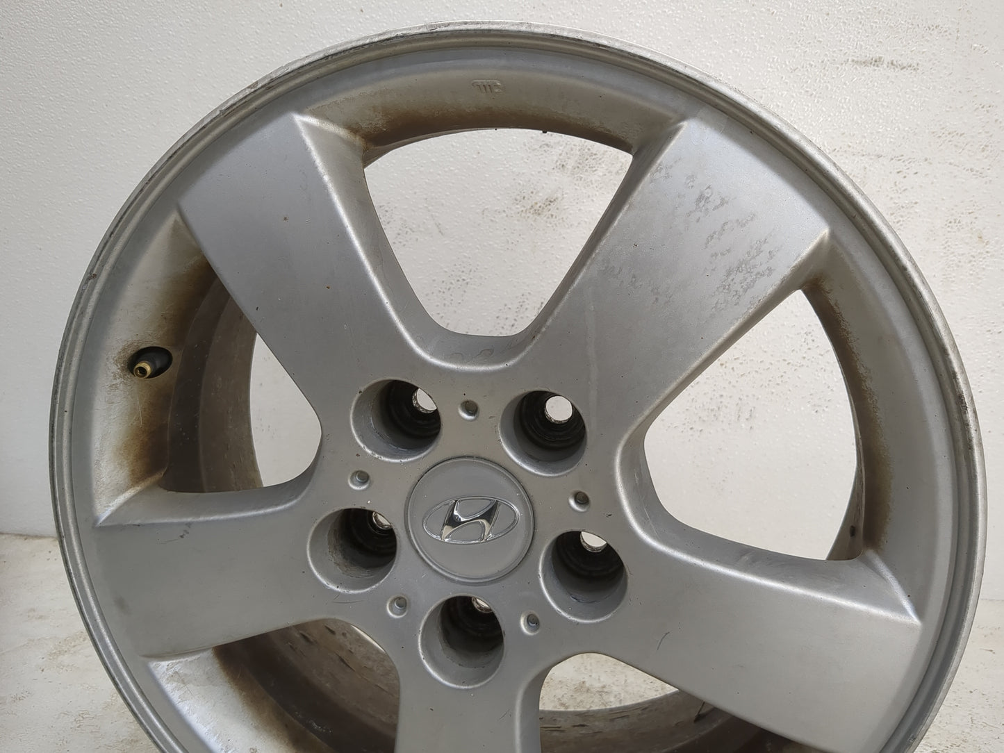 2005-2009 Hyundai Tucson Oem Wheel Rim - Oemusedautoparts1.com