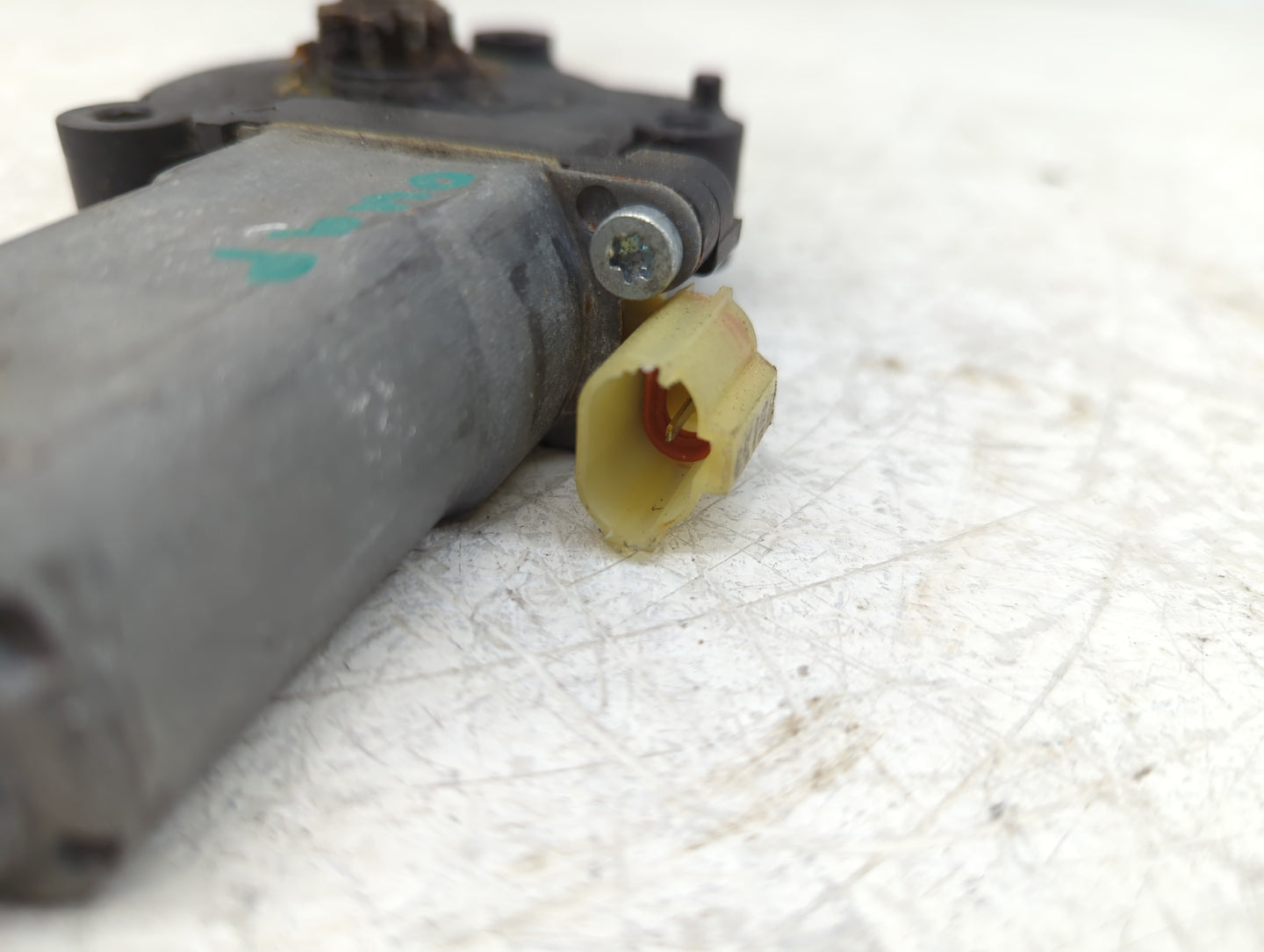 2005-2009 Hyundai Tucson Driver Front Left Power Window Motor - Oemusedautoparts1.com