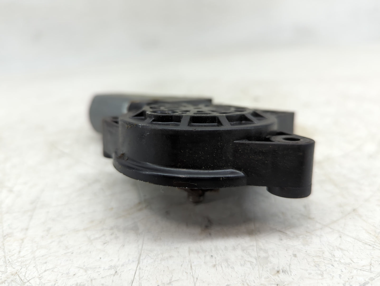 2005-2009 Hyundai Tucson Driver Front Left Power Window Motor - Oemusedautoparts1.com