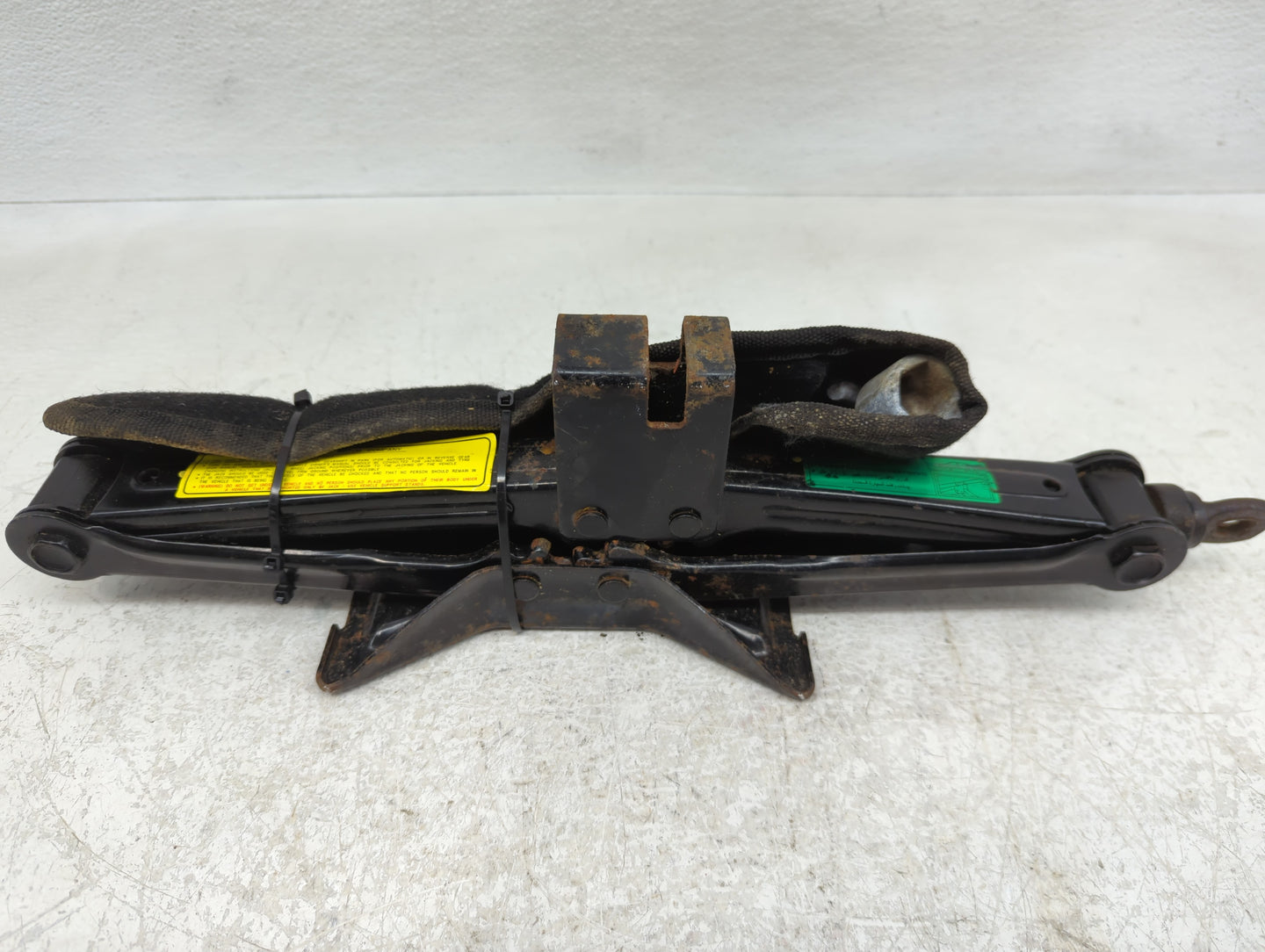 Hyundai Tucson Spare Scissor Car Jack 858155 - Oemusedautoparts1.com