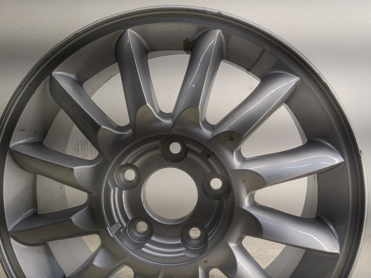 Hyundai Xg300 Oem Wheel Rim - Oemusedautoparts1.com