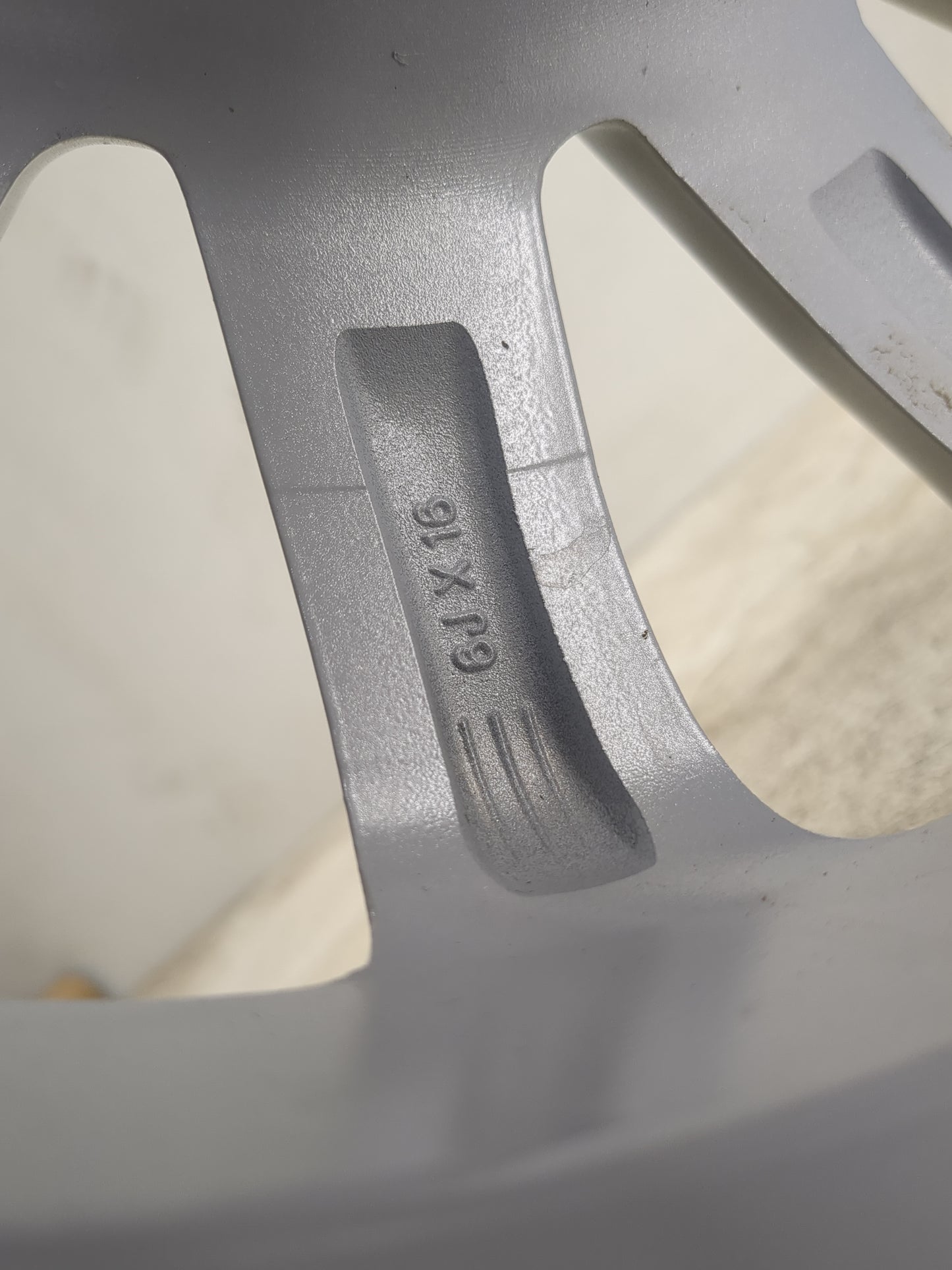 Hyundai Xg300 Oem Wheel Rim - Oemusedautoparts1.com