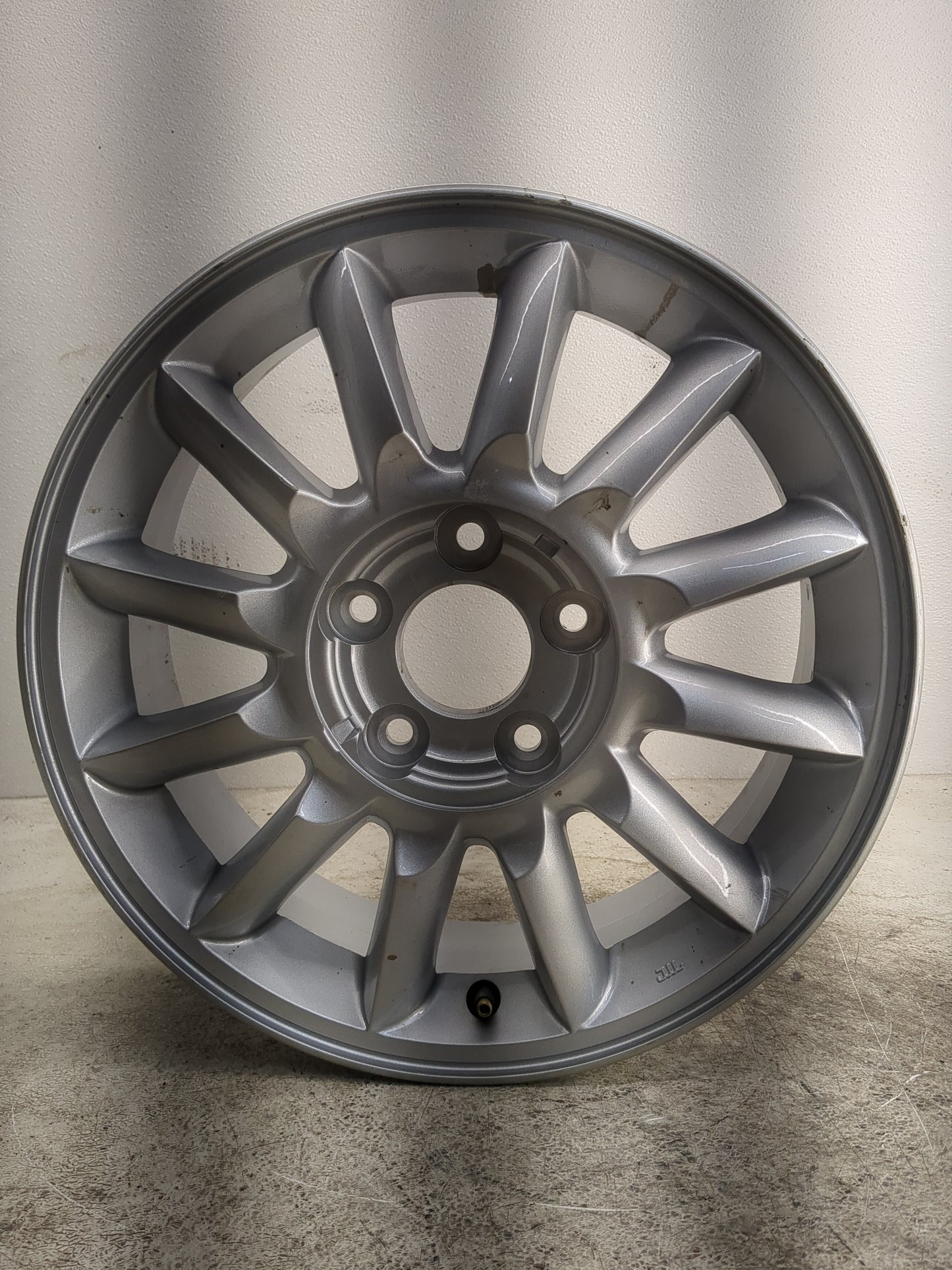 Hyundai Xg300 Oem Wheel Rim - Oemusedautoparts1.com