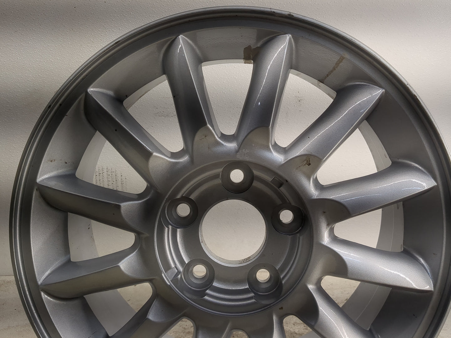 Hyundai Xg300 Oem Wheel Rim - Oemusedautoparts1.com