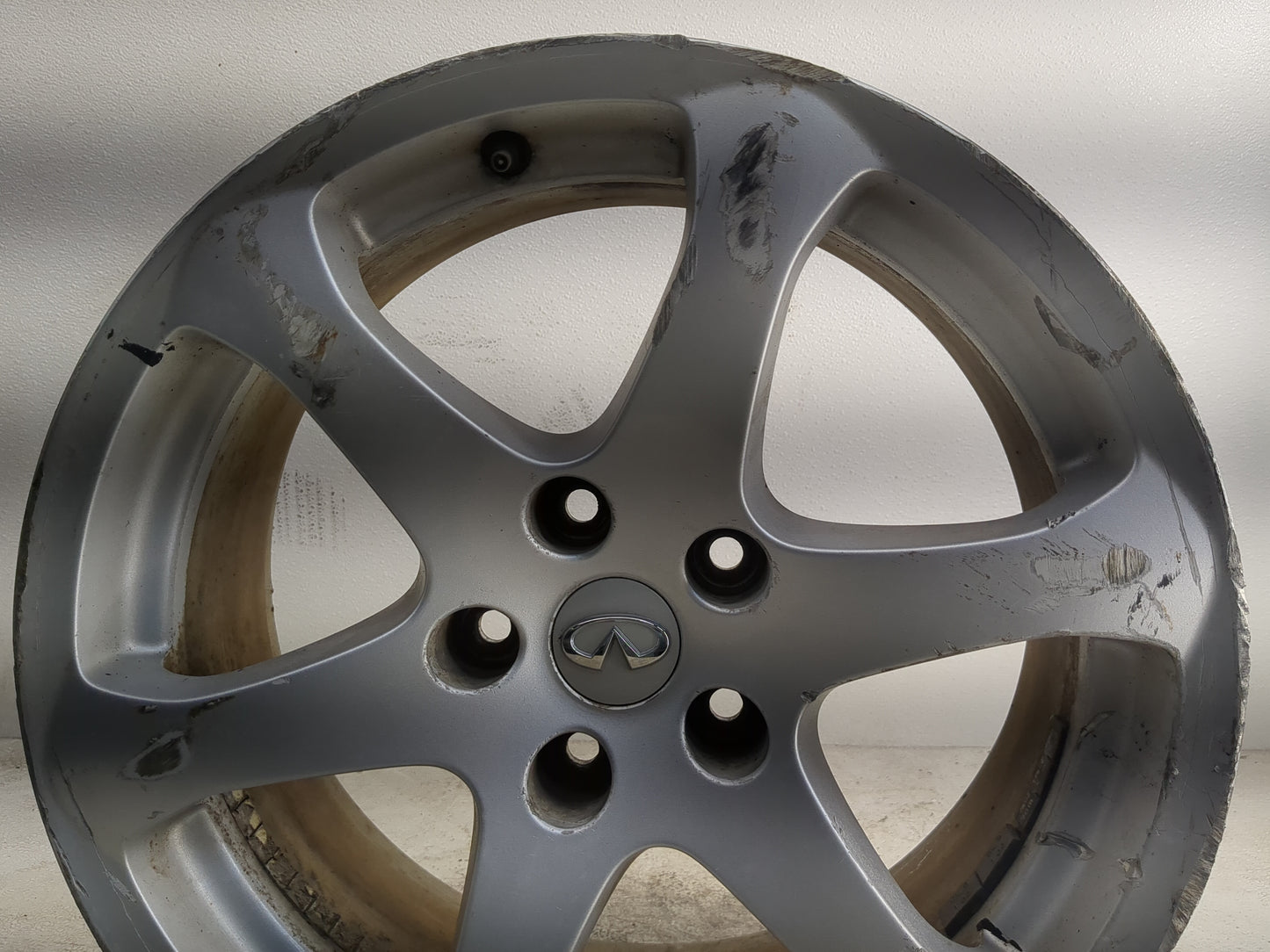 2003-2004 Infiniti G35 Oem Wheel Rim - Oemusedautoparts1.com