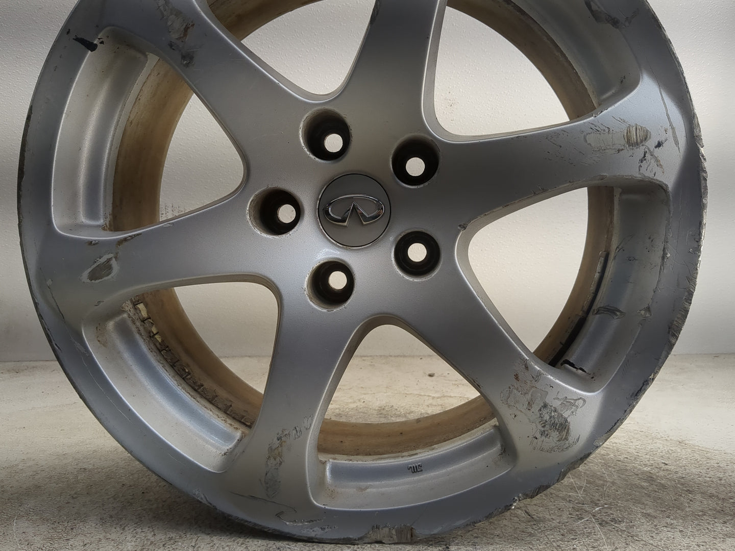 2003-2004 Infiniti G35 Oem Wheel Rim - Oemusedautoparts1.com