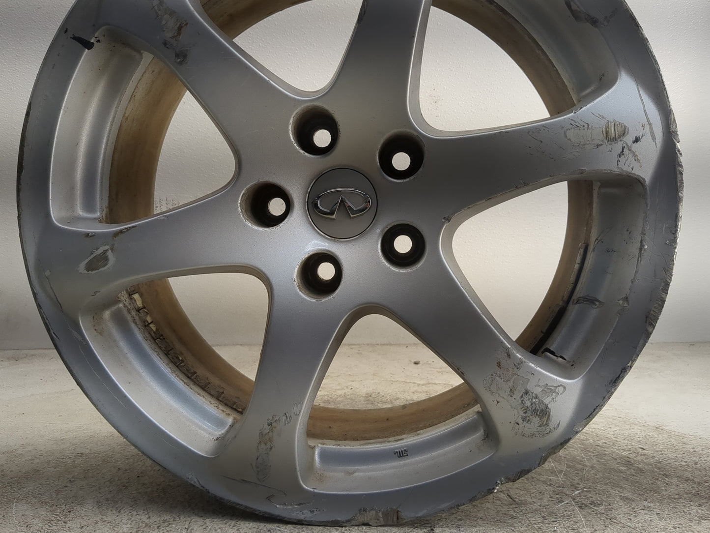 2003-2004 Infiniti G35 Oem Wheel Rim - Oemusedautoparts1.com