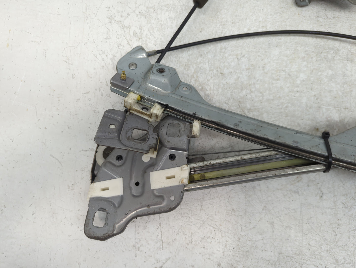 2003-2007 Infiniti G35 Passenger Front Right Power Window Motor - Oemusedautoparts1.com