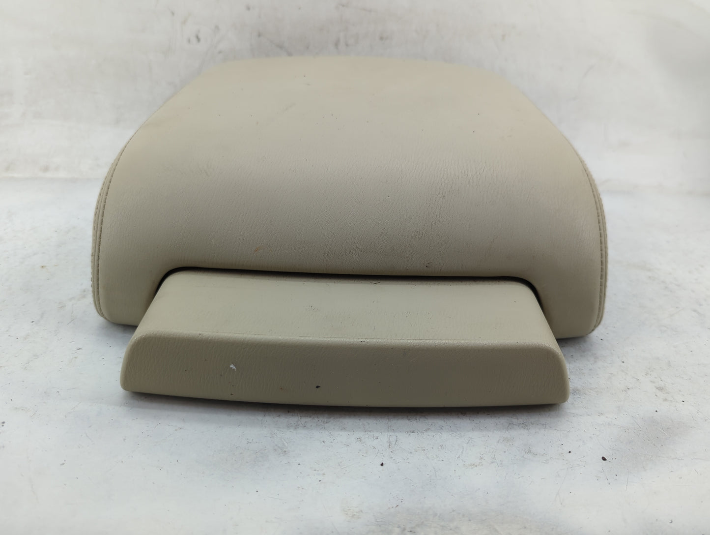 2011-2013 Infiniti Qx56 Center Console Armrest Cover Lid Fits Fits 2011 2012 2013 2014 OEM Used Auto Parts - Oemusedautopart