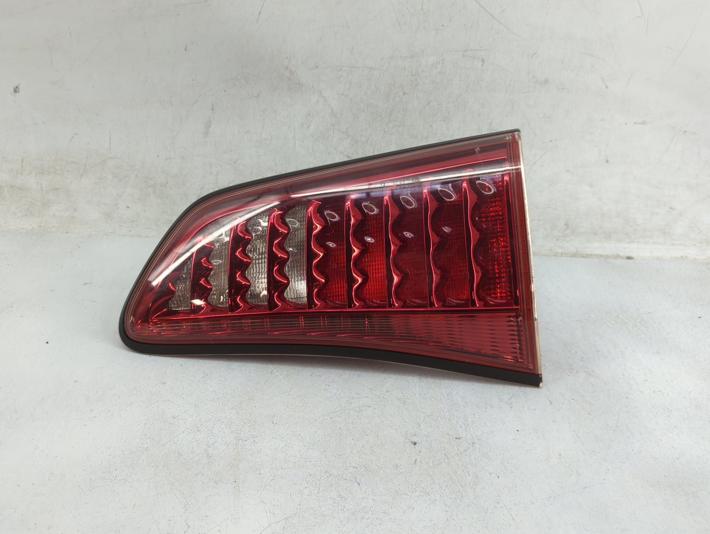 2011-2013 Infiniti Qx56 Passenger Right Side Deck Lid Mounted Tail Light - Oemusedautoparts1.com