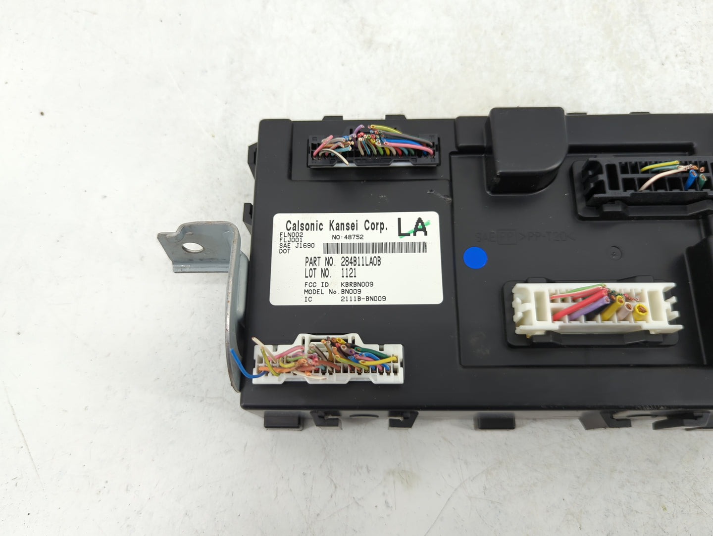 2011-2011 Infiniti Qx56 Body Control Module Bcm Inner Cabin Fuse Box - Oemusedautoparts1.com