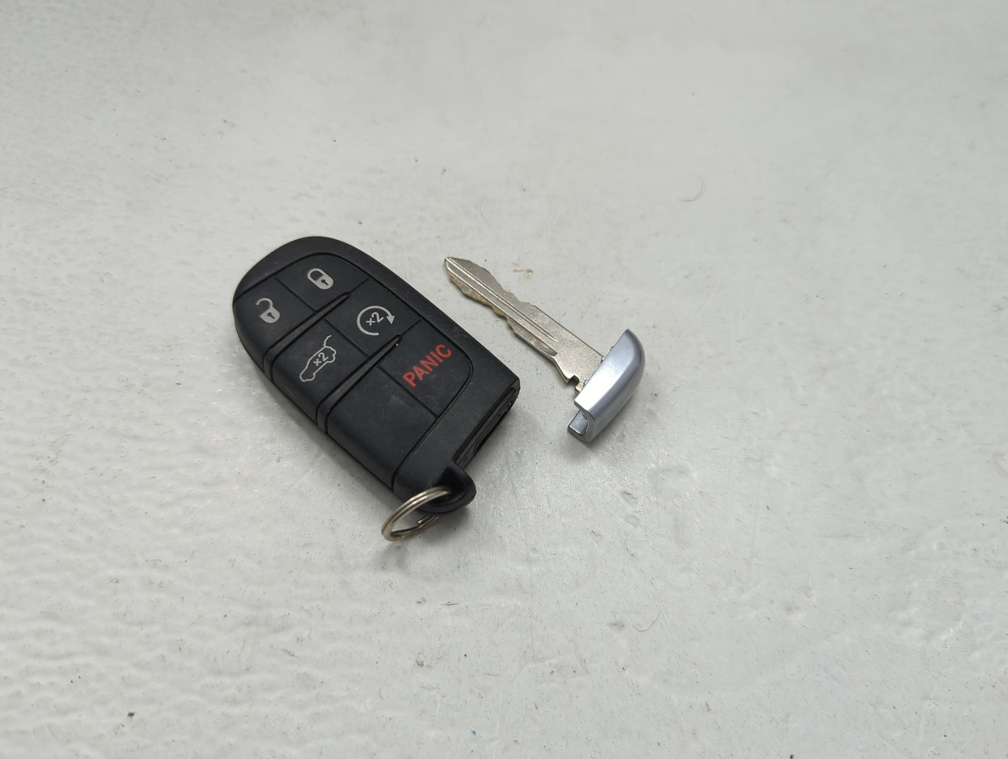 Jeep Keyless Entry Remote Fob M3N-40821302 68240167 5 buttons - Oemusedautoparts1.com