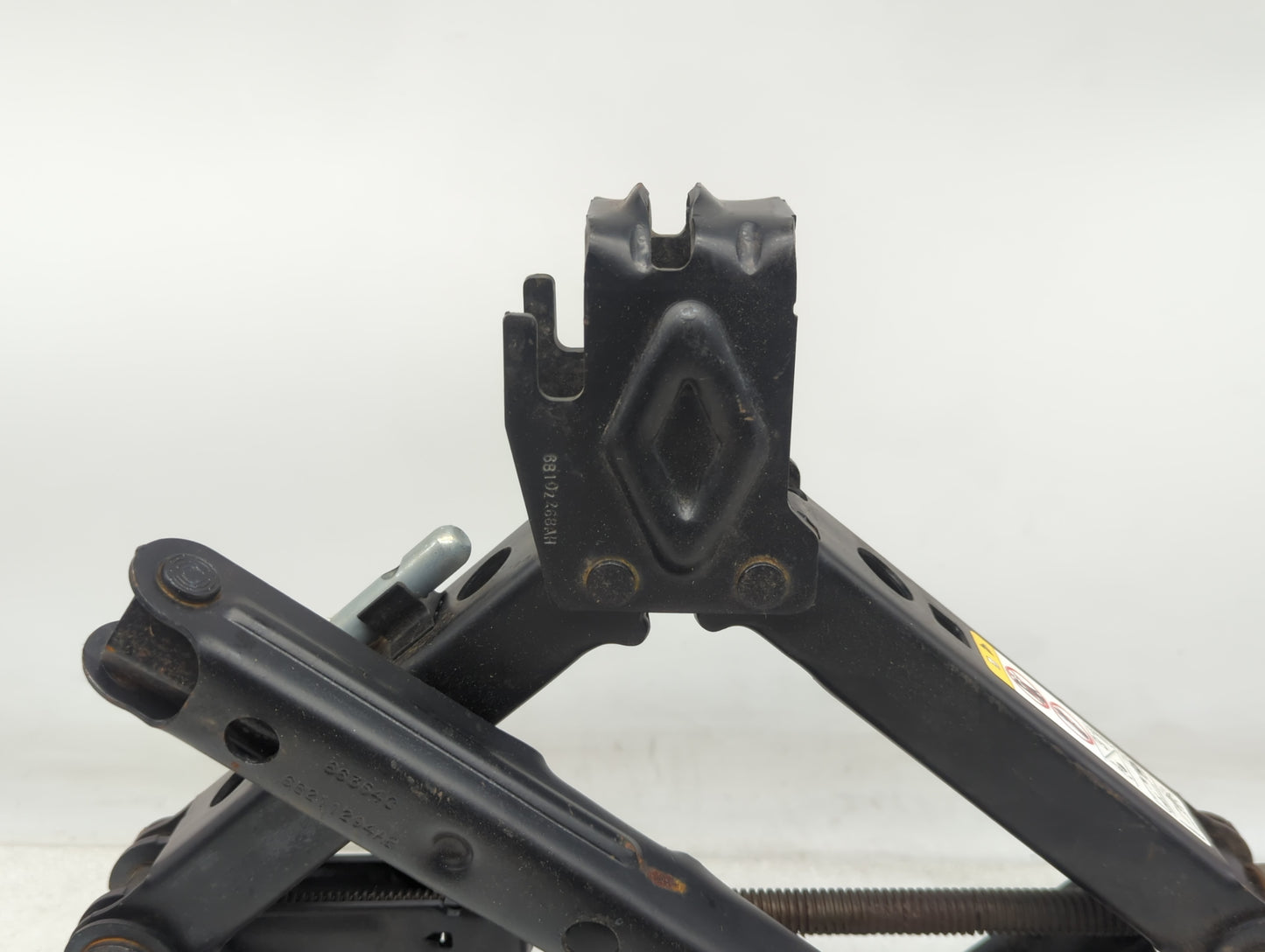 2020 Jeep Cherokee Spare Scissor Car Jack - Oemusedautoparts1.com