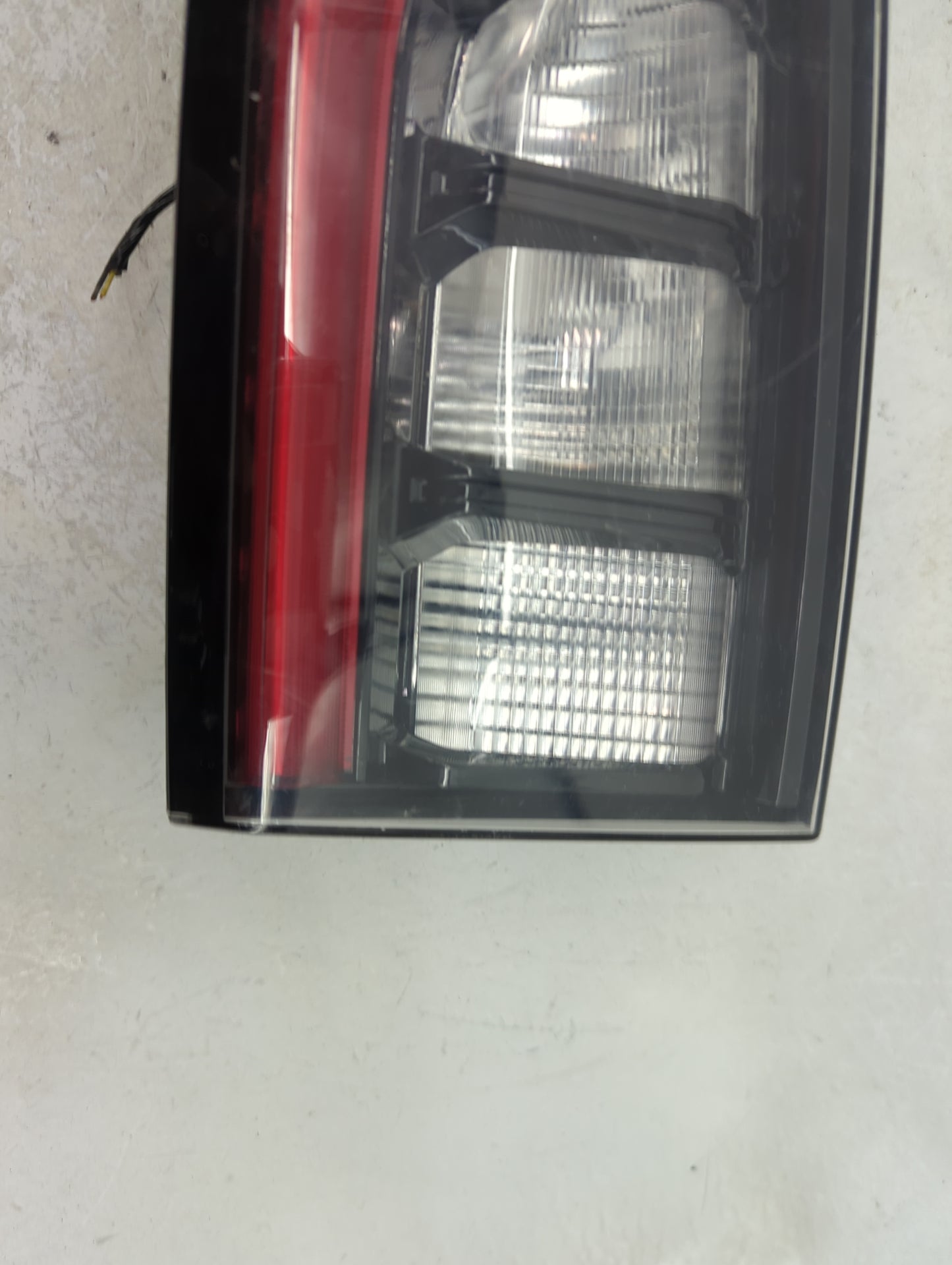 2019-2022 Jeep Cherokee Passenger Right Side Deck Lid Mounted Tail Light - Oemusedautoparts1.com
