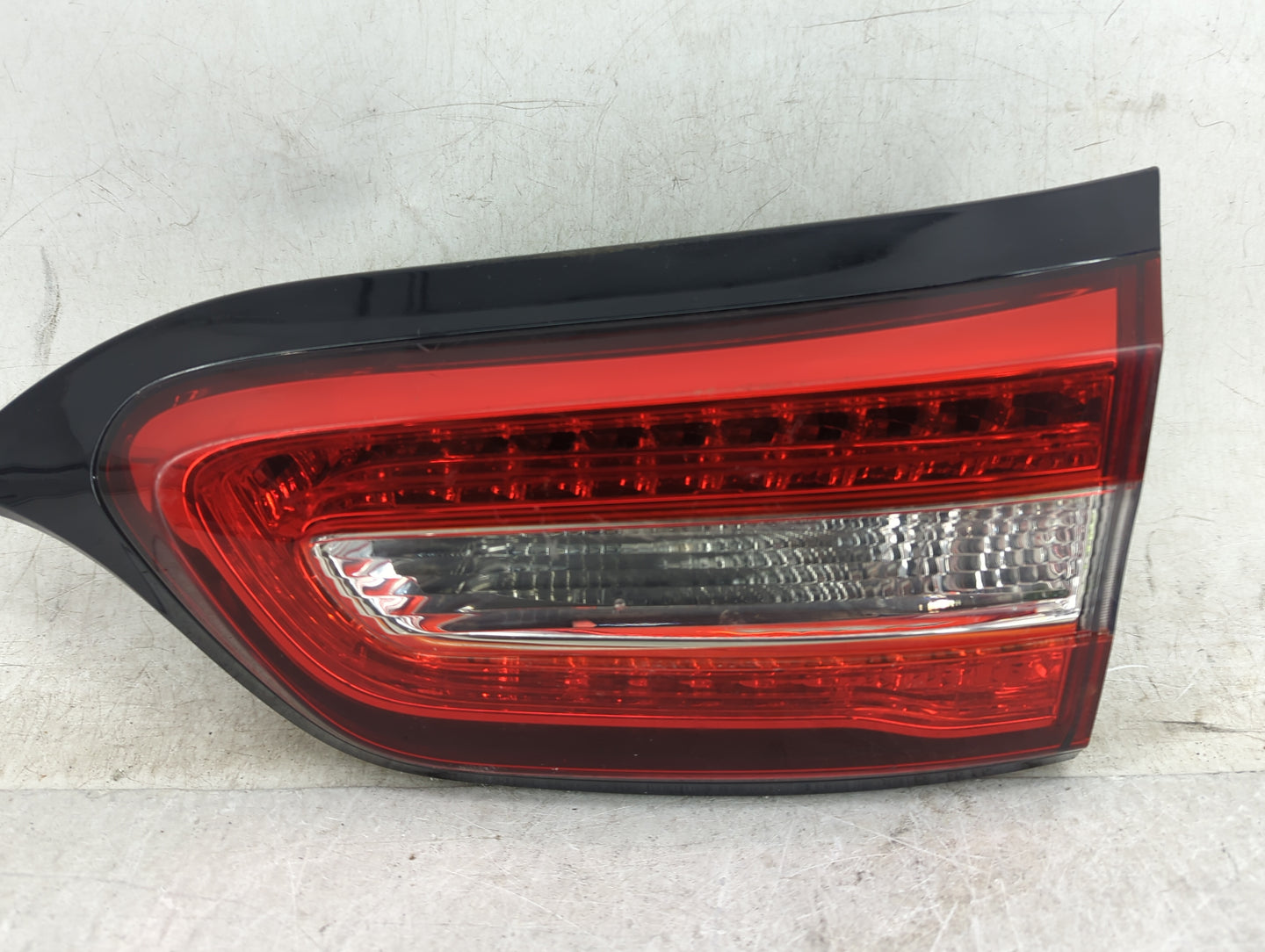 2014-2018 Jeep Cherokee Passenger Right Side Deck Lid Mounted Tail Light 1109554 - Oemusedautoparts1.com