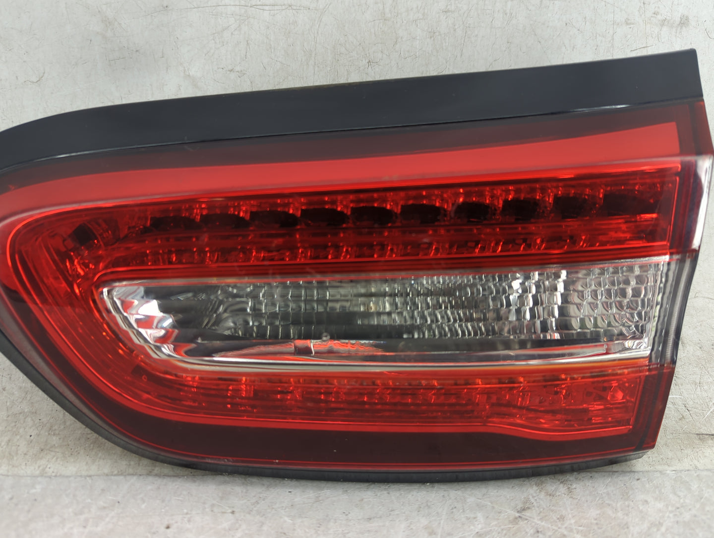 2014-2018 Jeep Cherokee Passenger Right Side Deck Lid Mounted Tail Light 1109554 - Oemusedautoparts1.com