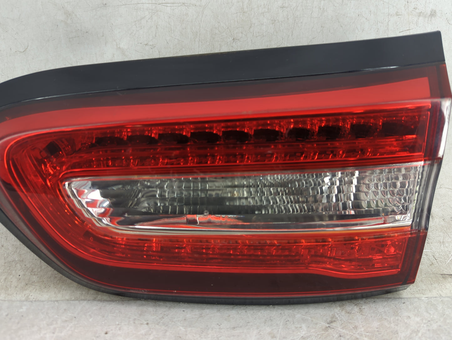 2014-2018 Jeep Cherokee Passenger Right Side Deck Lid Mounted Tail Light 1109554 - Oemusedautoparts1.com