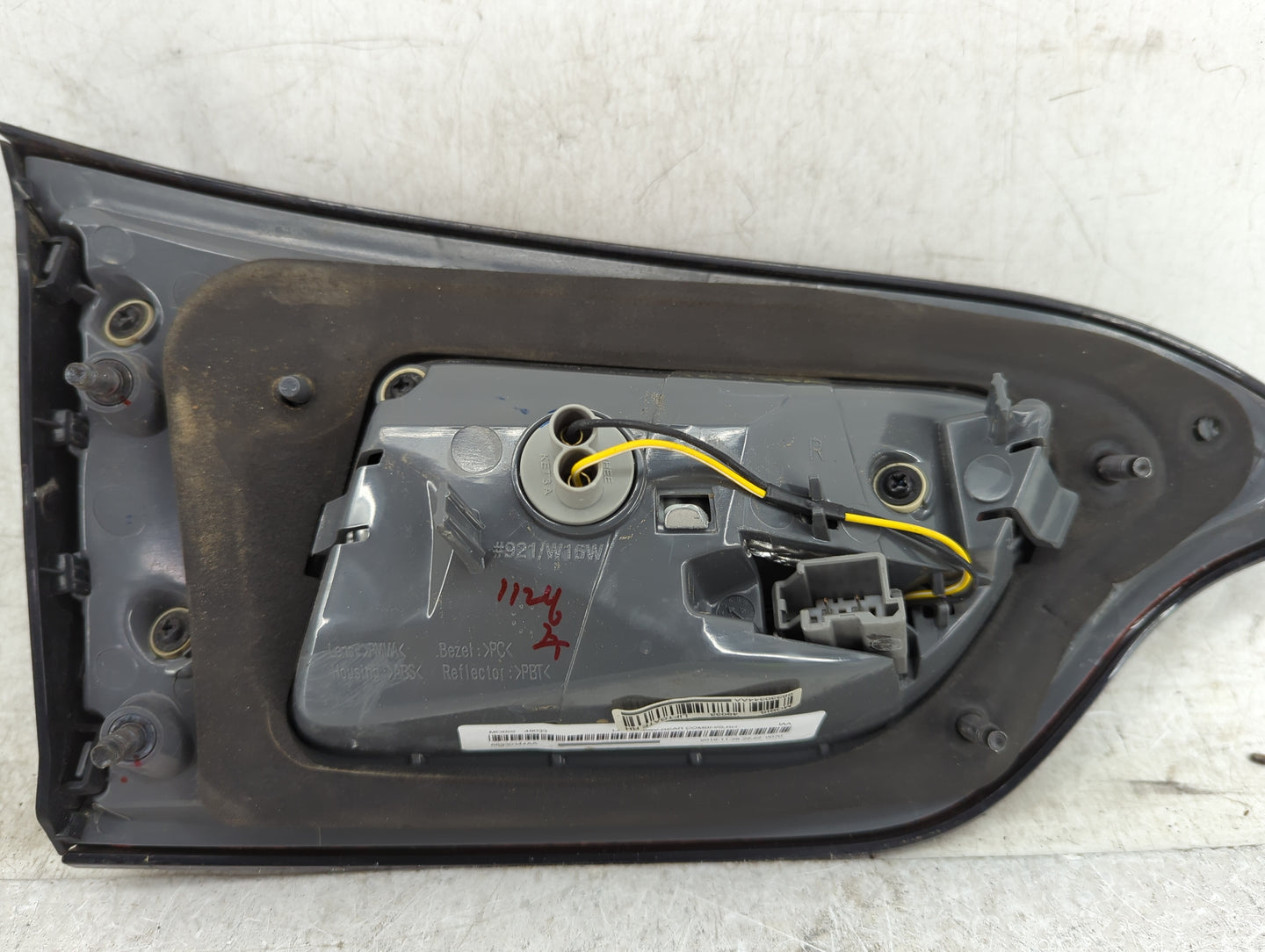 2014-2018 Jeep Cherokee Passenger Right Side Deck Lid Mounted Tail Light 1109554 - Oemusedautoparts1.com