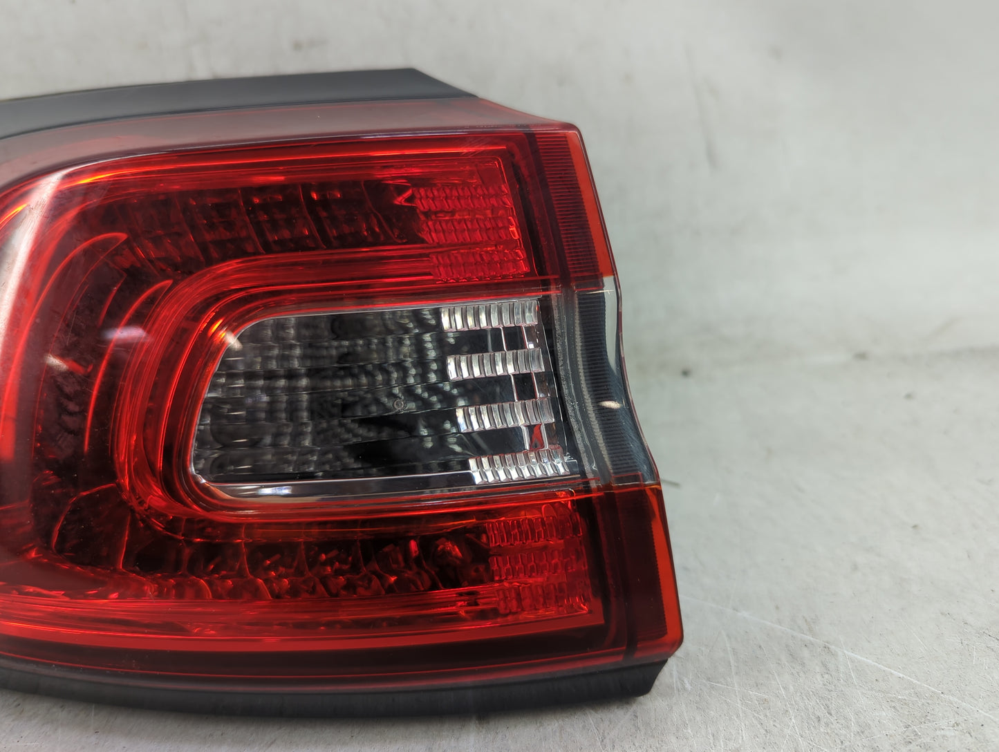 2014-2018 Jeep Cherokee Tail Light Assembly Driver Left OEM Fits Fits 2014 2015 2016 2017 2018 OEM Used Auto Parts - Oemused