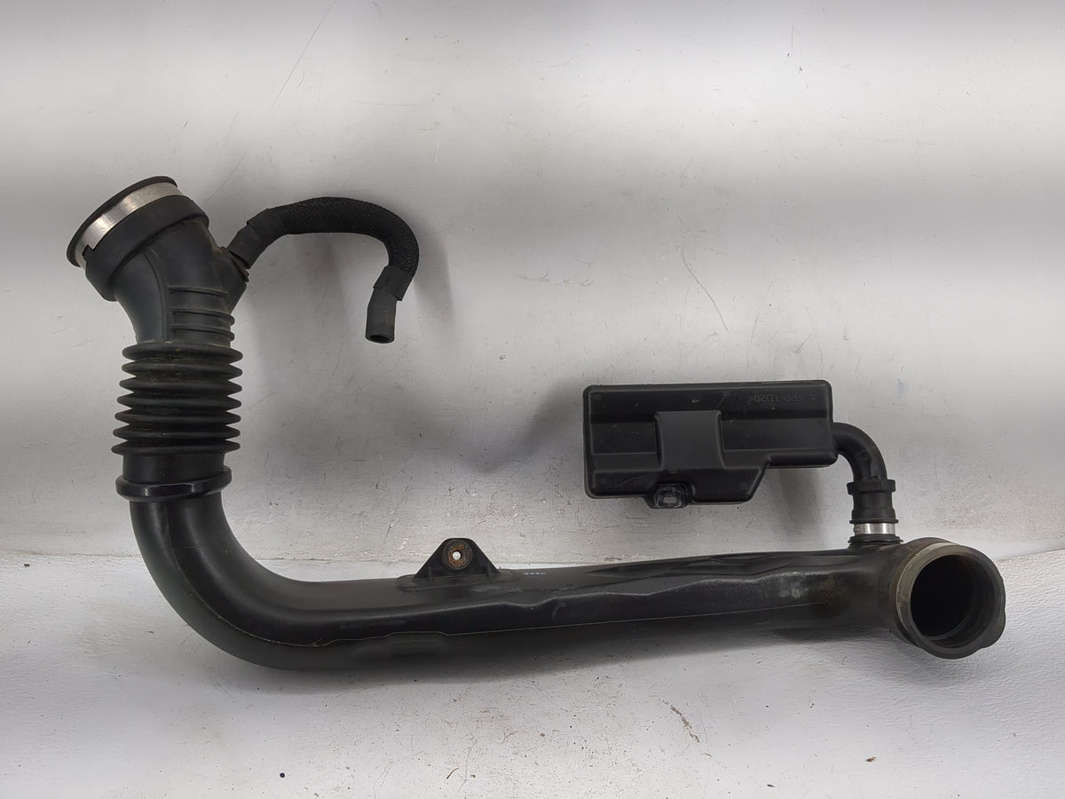 2016 Jeep Cherokee Air Cleaner Intake Duct Hose Tube - Oemusedautoparts1.com