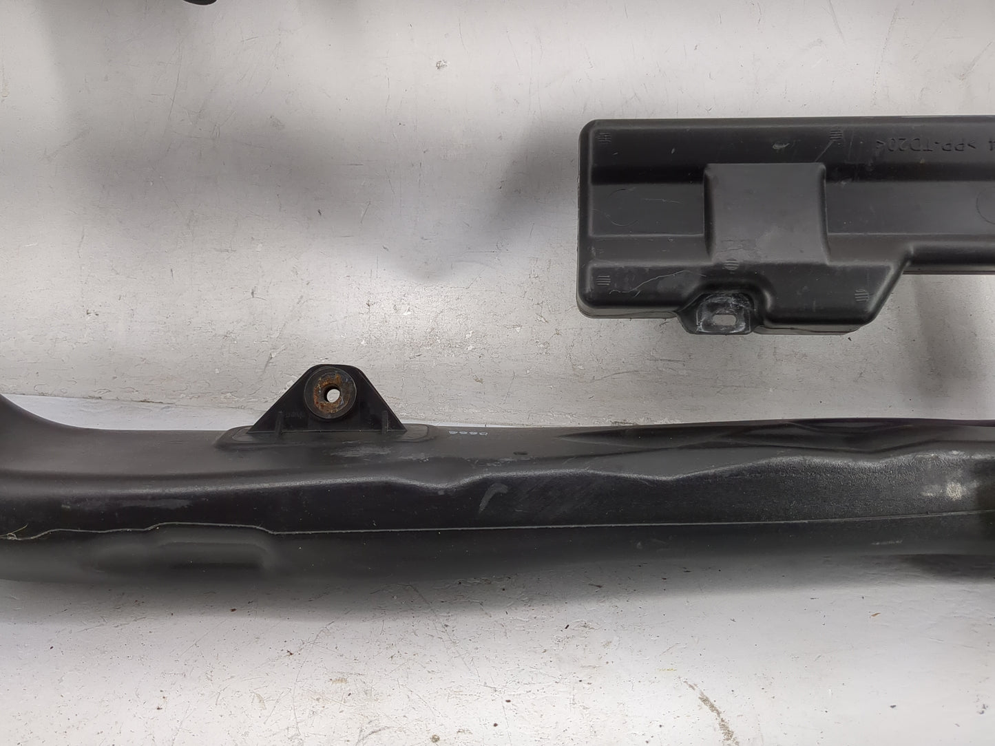 2016 Jeep Cherokee Air Cleaner Intake Duct Hose Tube - Oemusedautoparts1.com