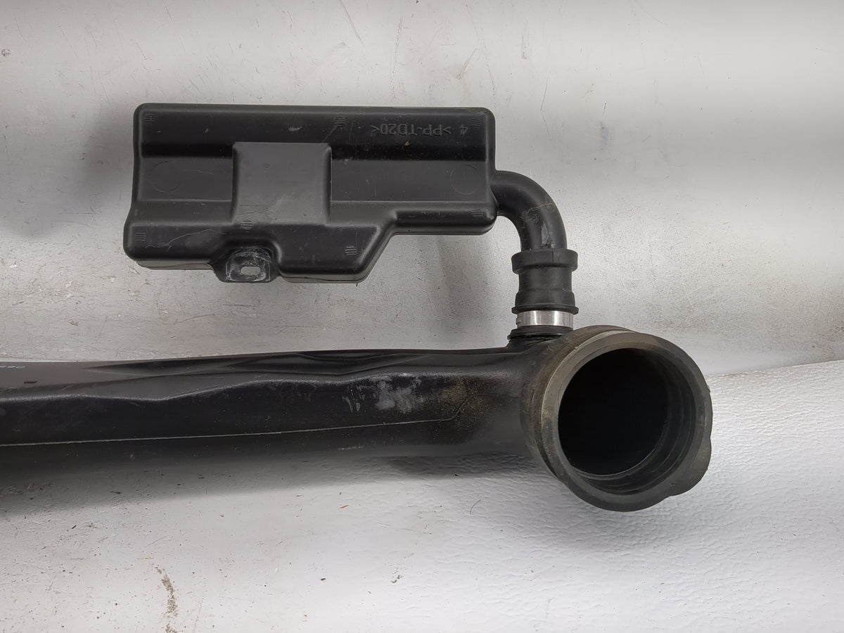 2016 Jeep Cherokee Air Cleaner Intake Duct Hose Tube - Oemusedautoparts1.com