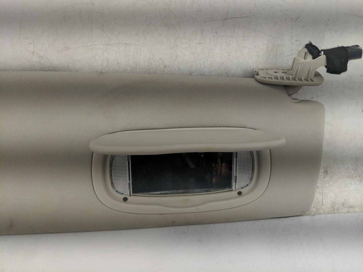 2014-2018 Jeep Cherokee Sun Visor Shade Replacement Passenger Right Mirror Fits Fits 2014 2015 2016 2017 2018 OEM Used Auto 
