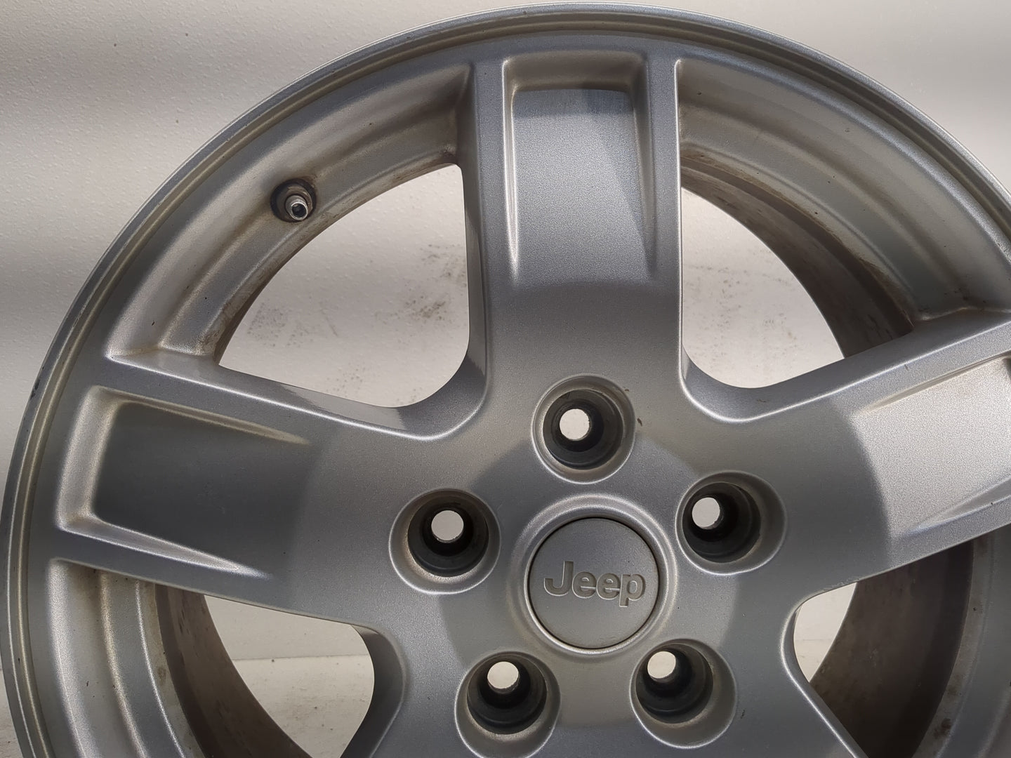 Jeep Cherokee Oem Wheel Rim 1187306 - Oemusedautoparts1.com