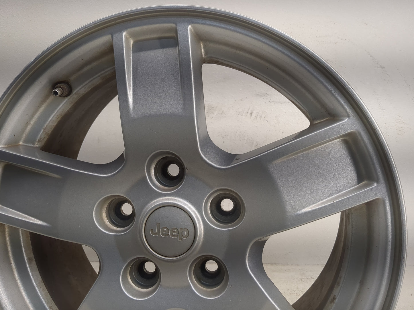 Jeep Cherokee Oem Wheel Rim 1187306 - Oemusedautoparts1.com