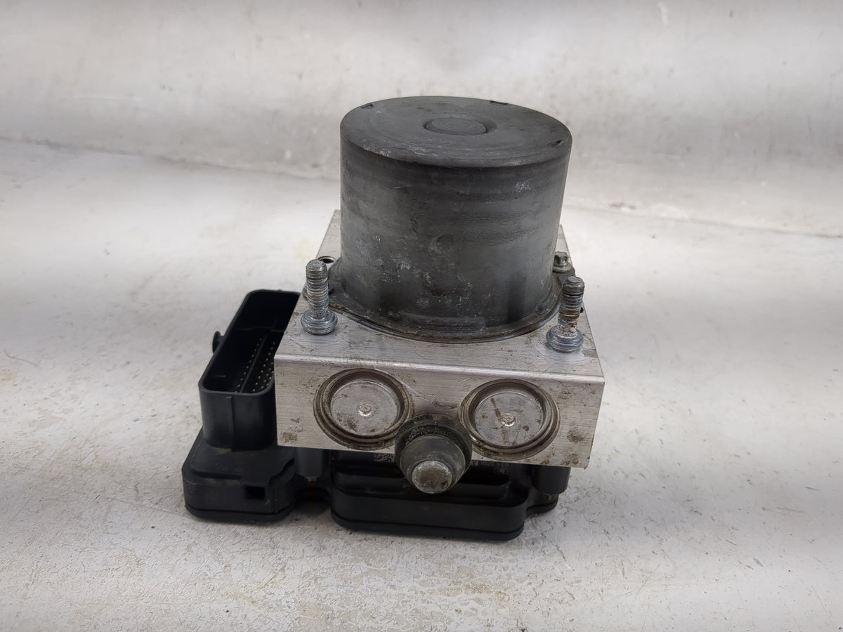 2015 Jeep Cherokee Anti-Lock Brake ABS Pump Module Actuator OEM Fits OEM Used Auto Parts - Oemusedautoparts1.com